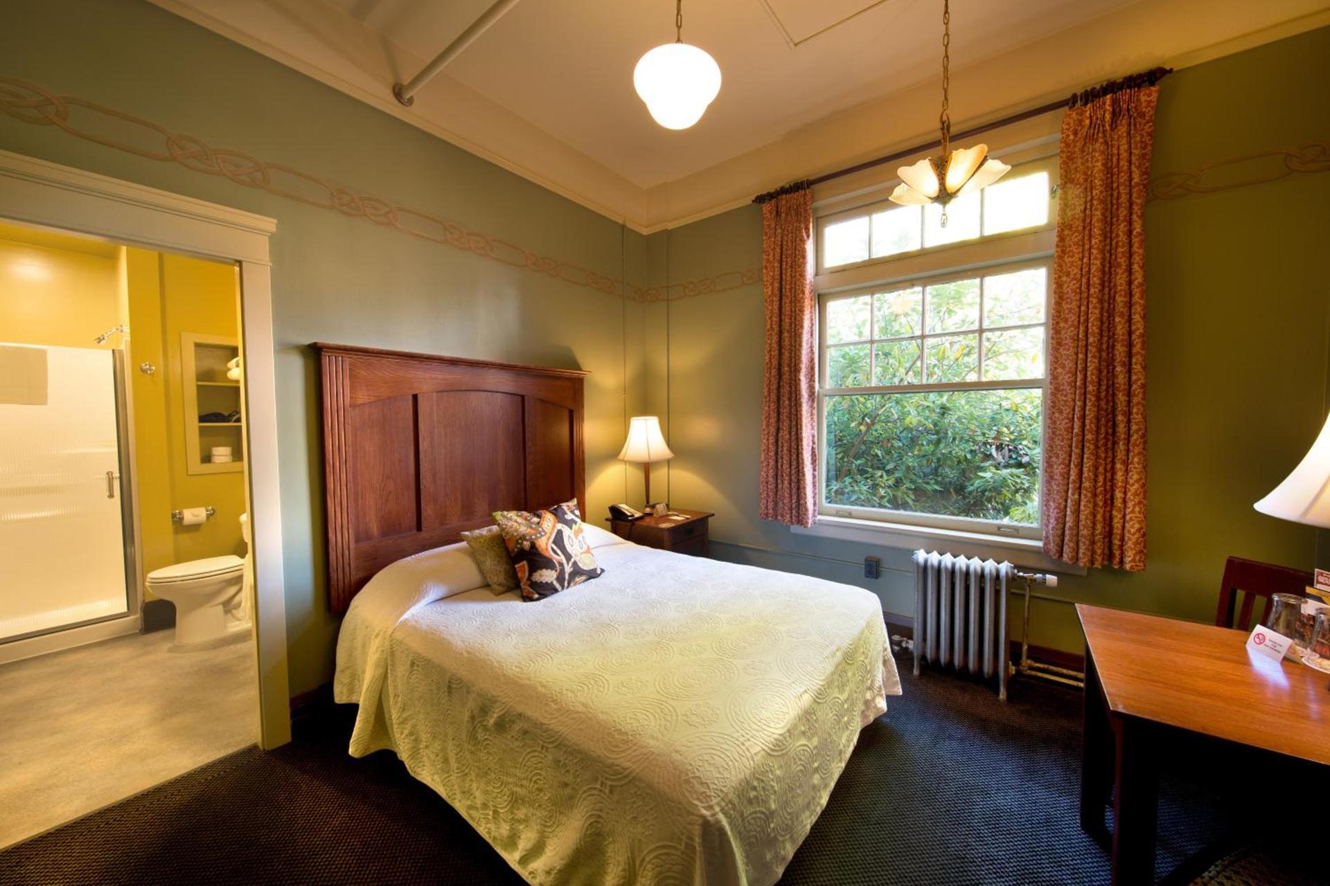 McMenamins Grand Lodge photo 66