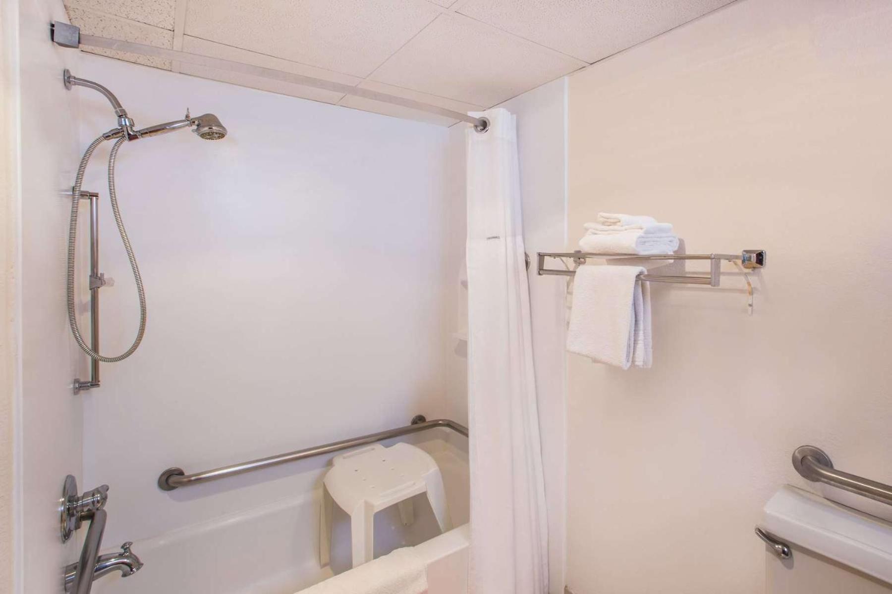 Suburban Studios, Kearney photo 14
