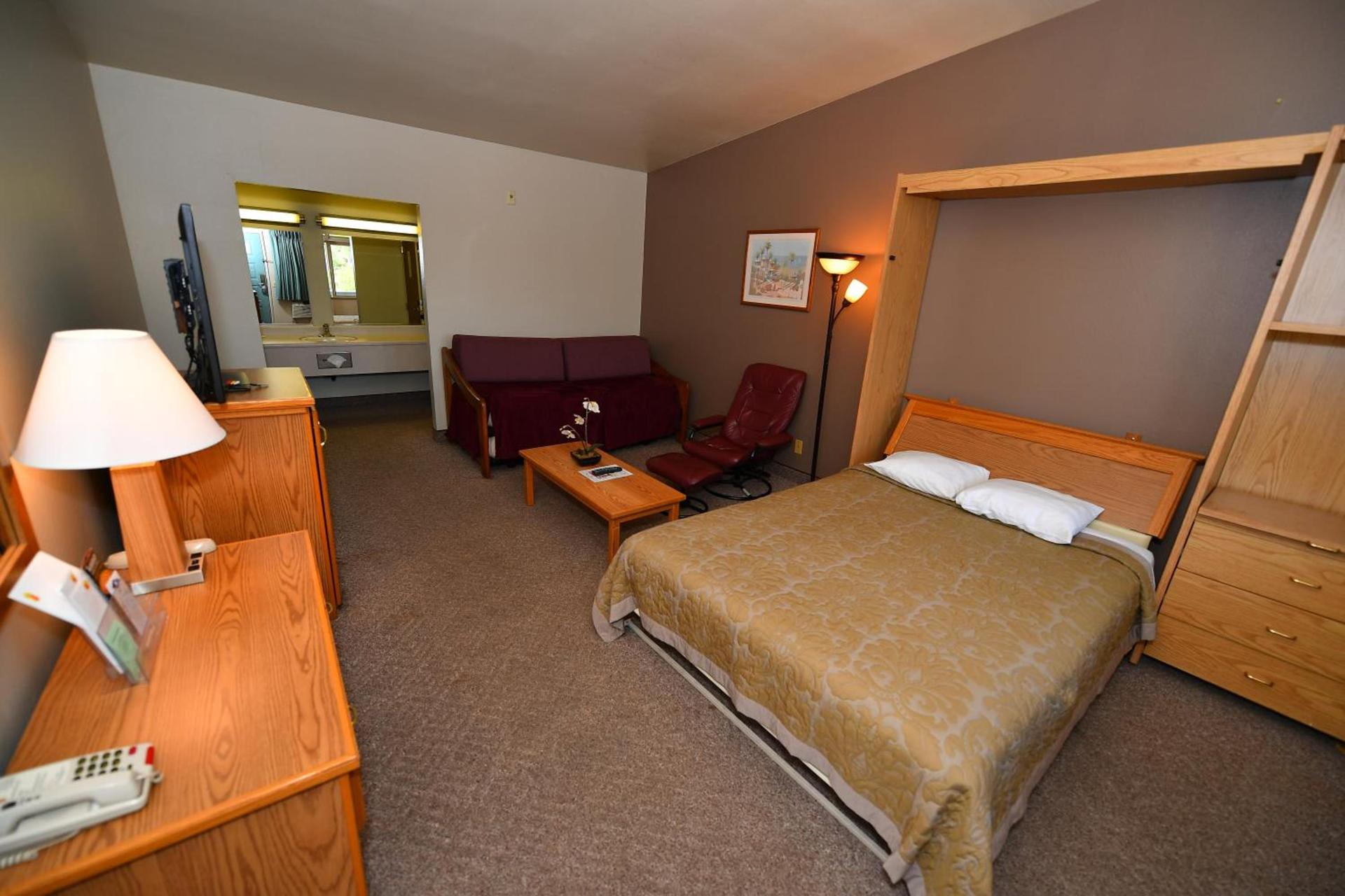 Costa Mesa Inn - Newport Beach Area photo 10
