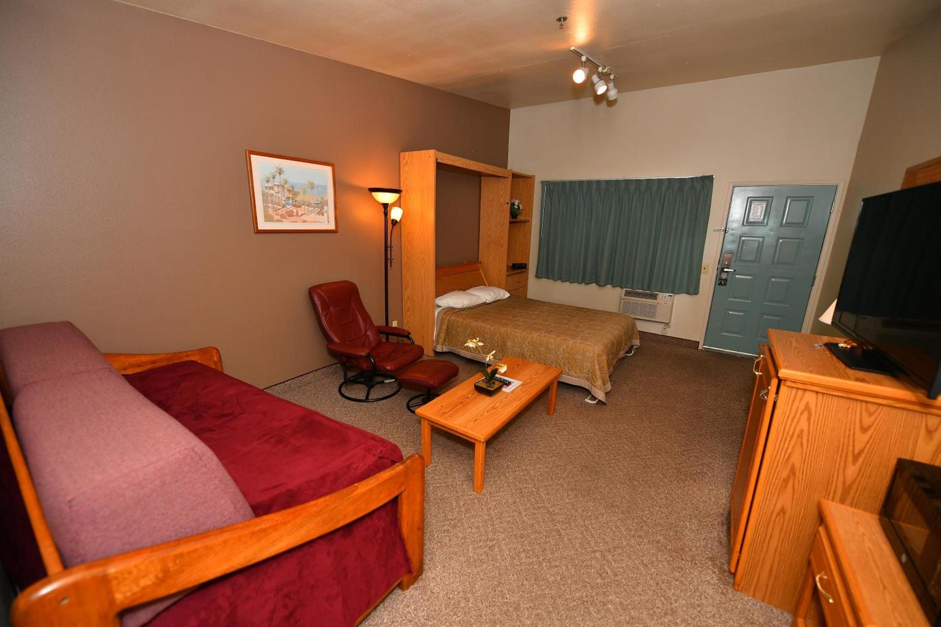 Costa Mesa Inn - Newport Beach Area photo 9