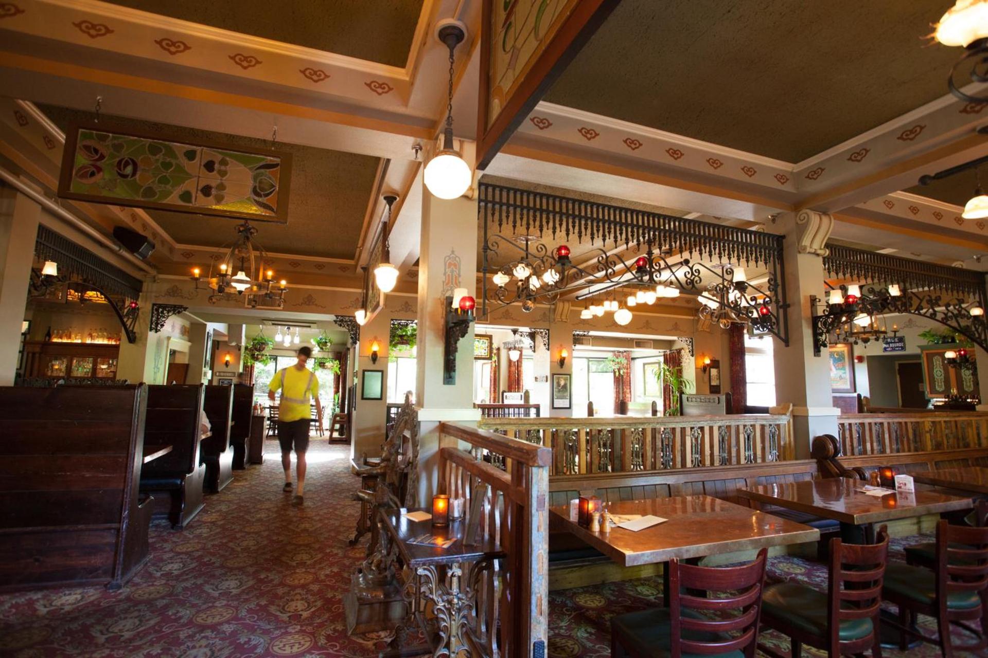 McMenamins Grand Lodge photo 25