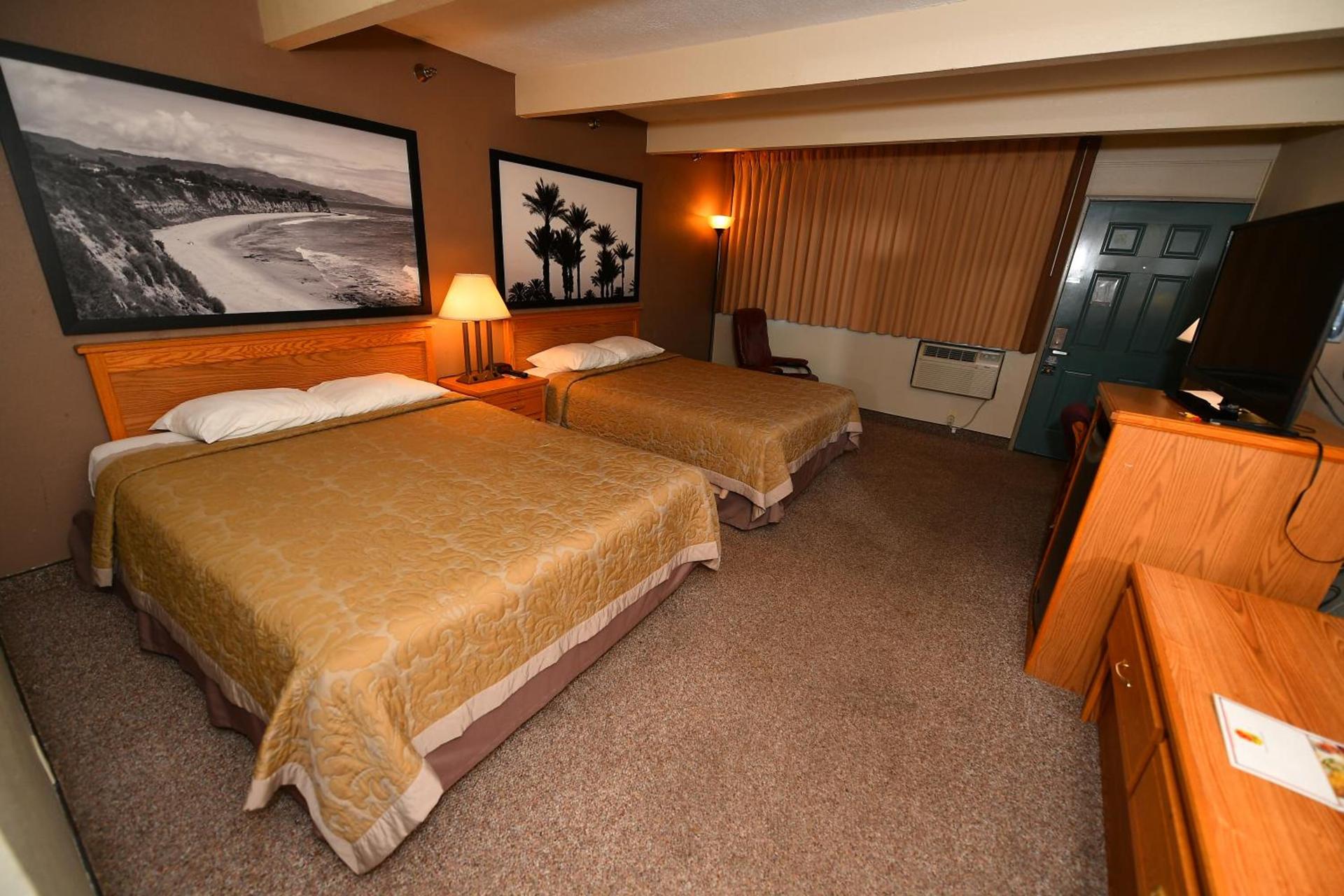 Costa Mesa Inn - Newport Beach Area photo 4