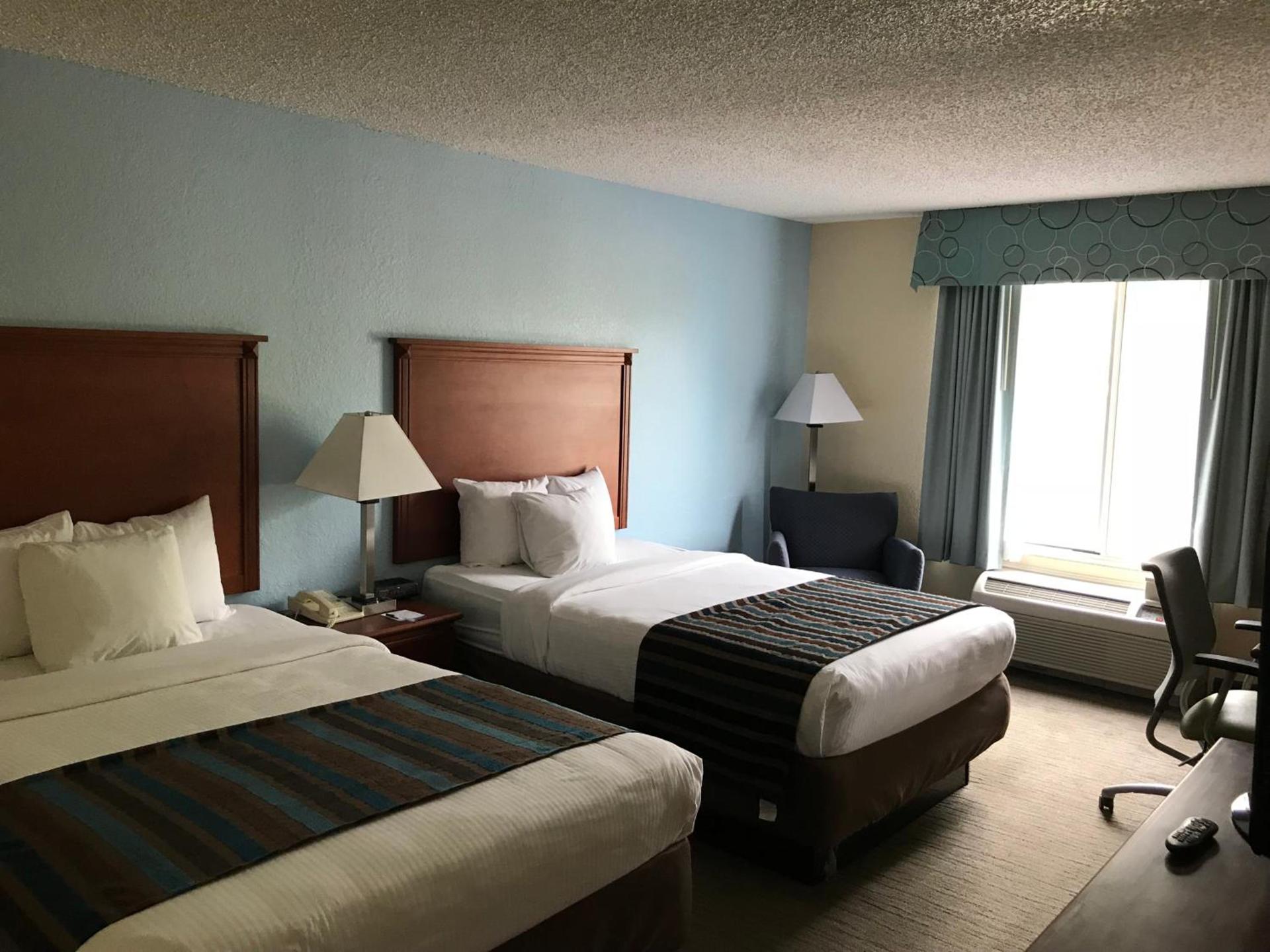 Baymont By Wyndham Gainesville I-75 photo 14