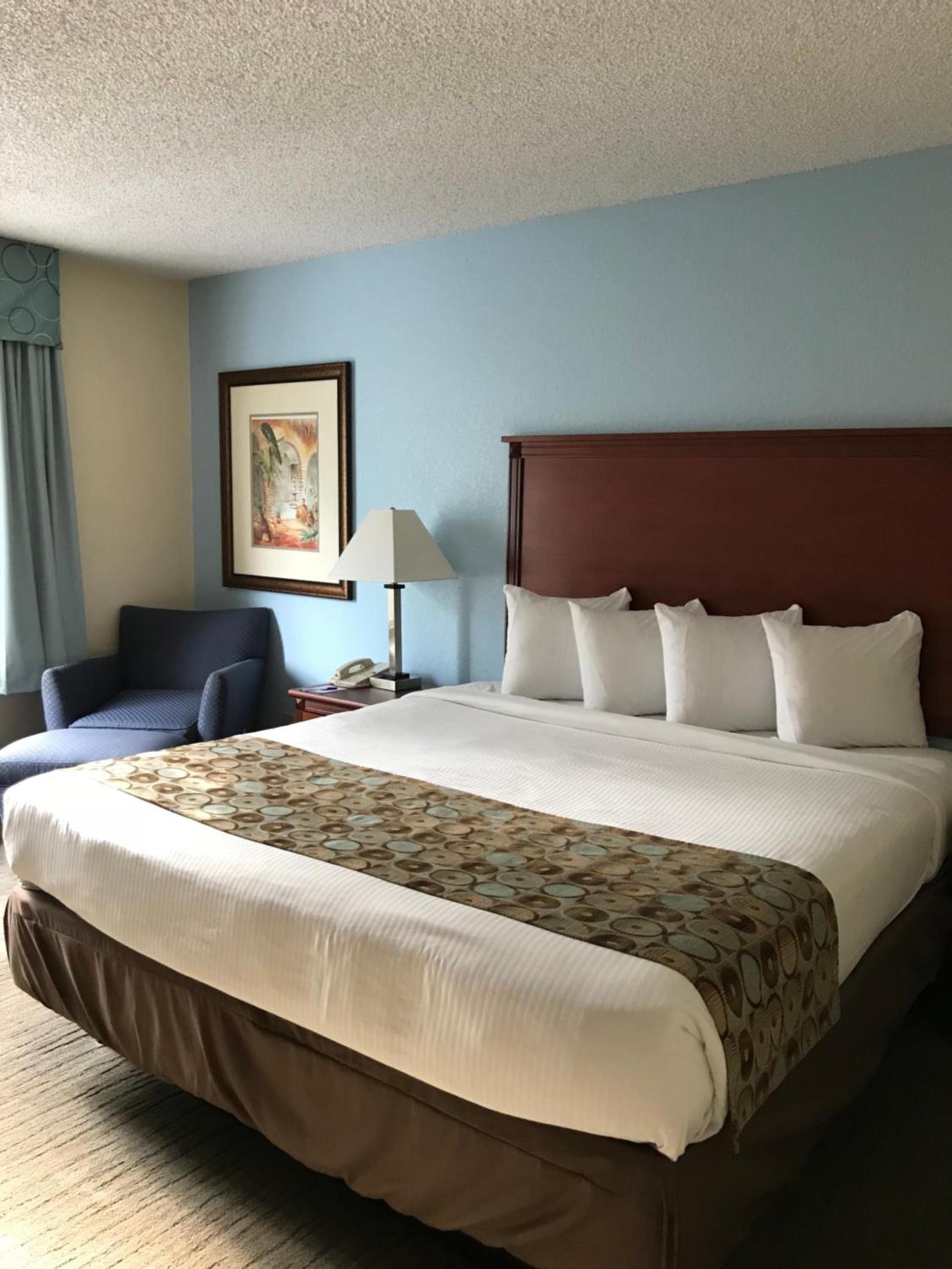 Baymont By Wyndham Gainesville I-75 photo 6