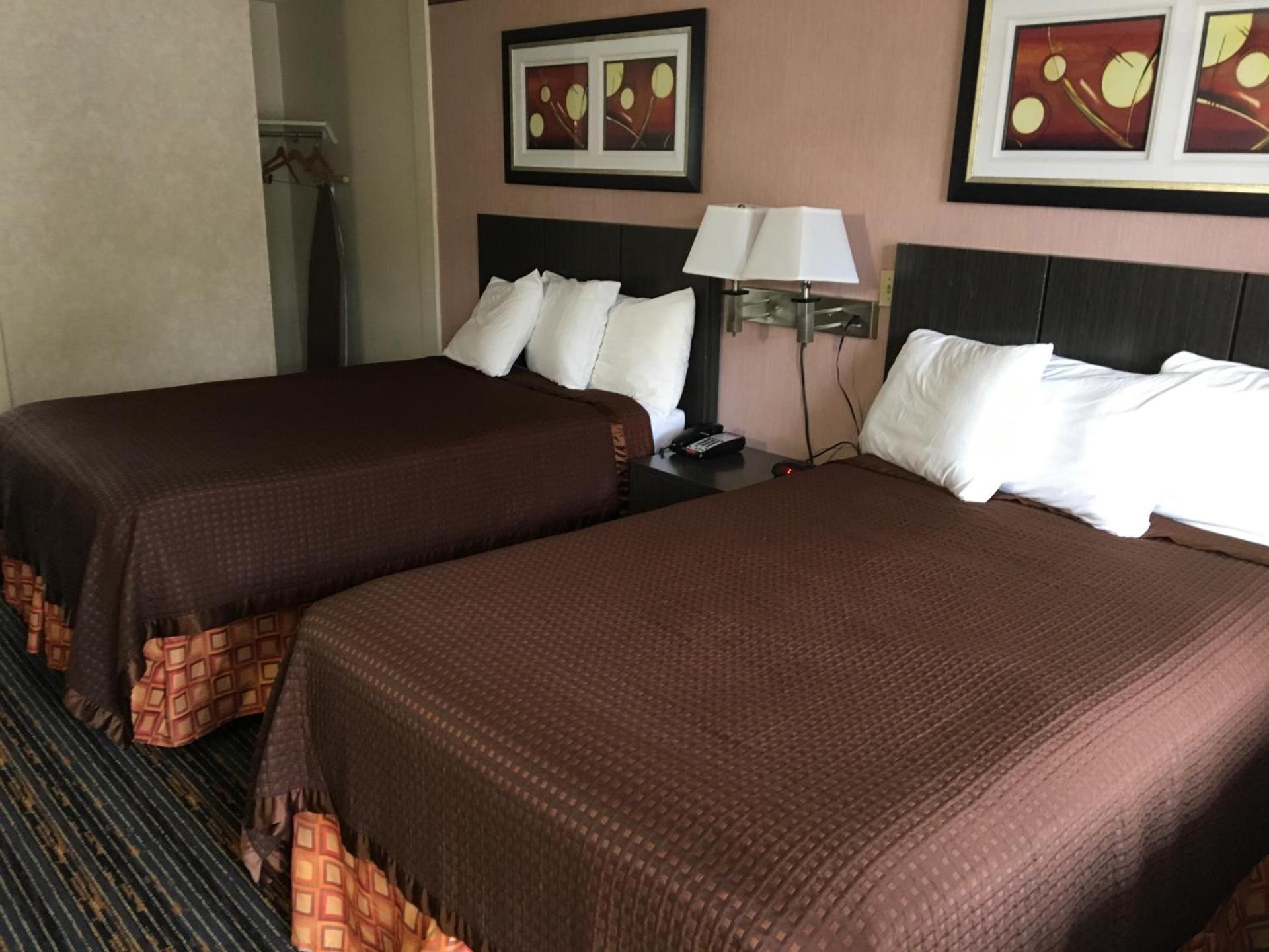 Whitney Inn & Suites photo 6