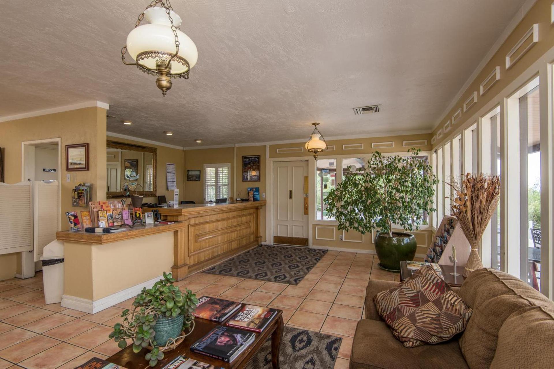 Tombstone Lookout Lodge, SureStay Collection by Best Western photo 3