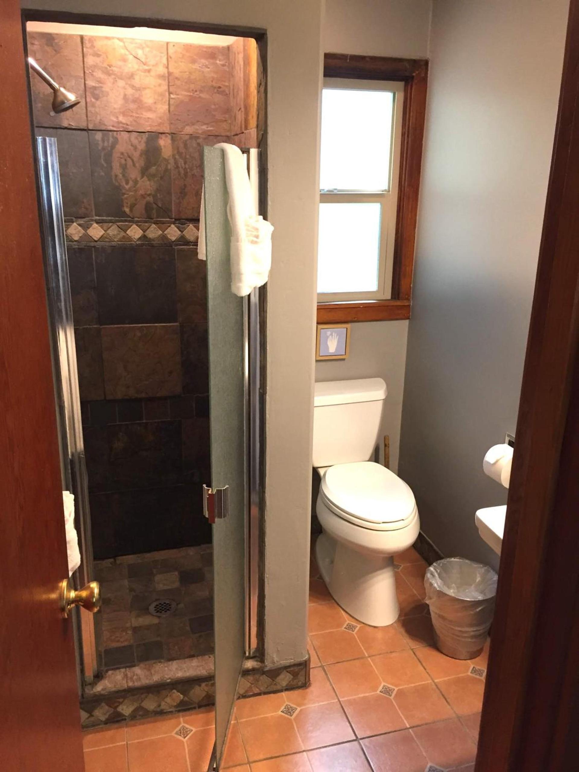 Buckeye Tree Lodge photo 10