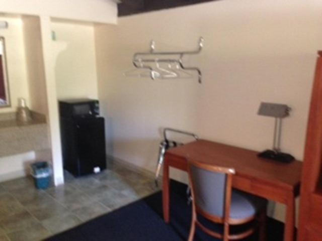 Budget Inn - Madison photo 4