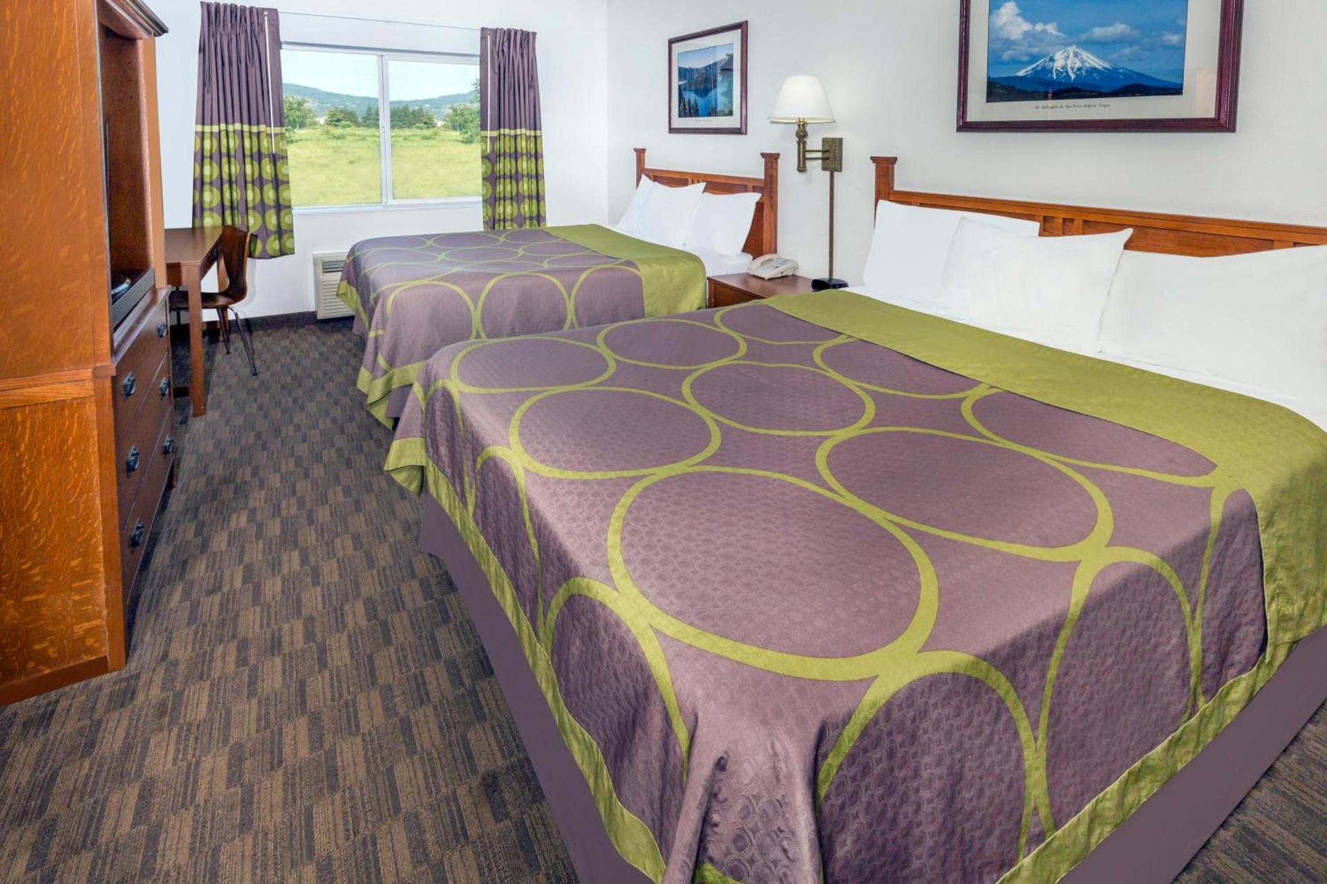 Super 8 by Wyndham Central Pt Medford photo 20
