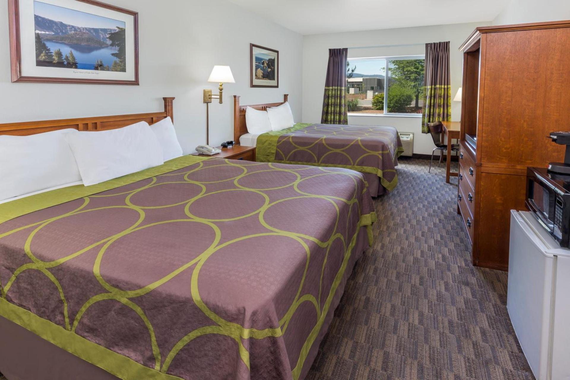 Super 8 by Wyndham Central Pt Medford photo 26
