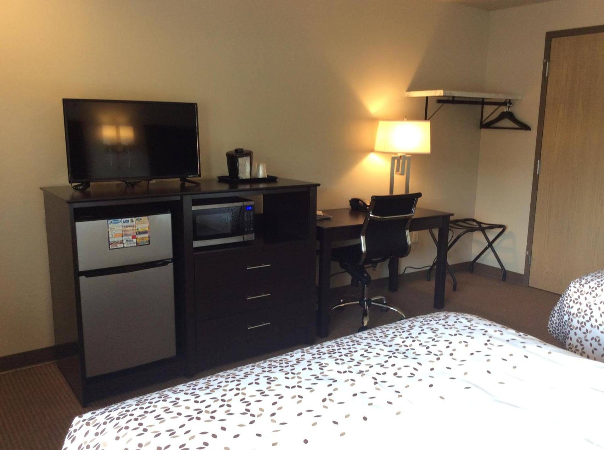 Scenic Shore Inn photo 55