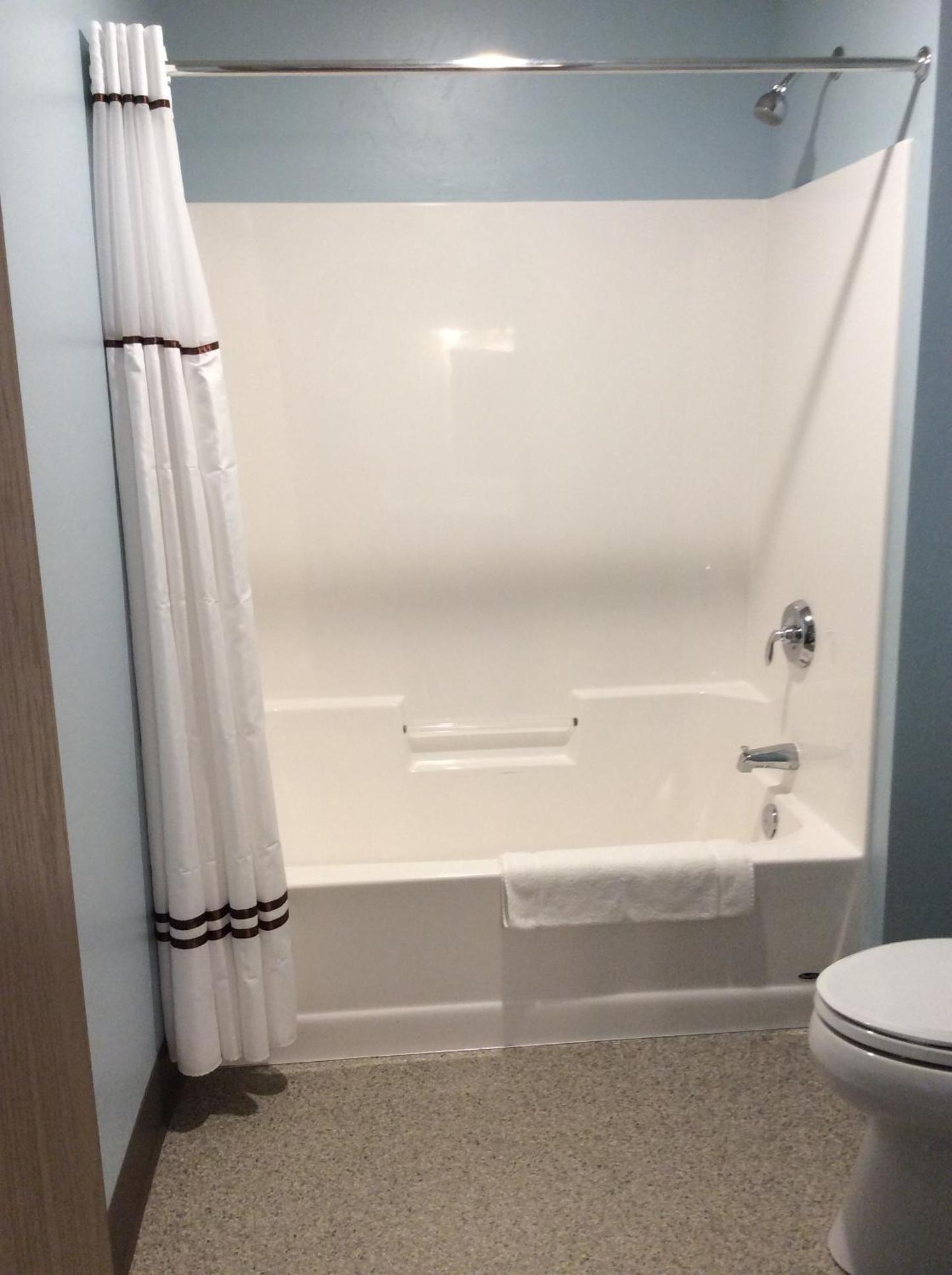 Scenic Shore Inn photo 50
