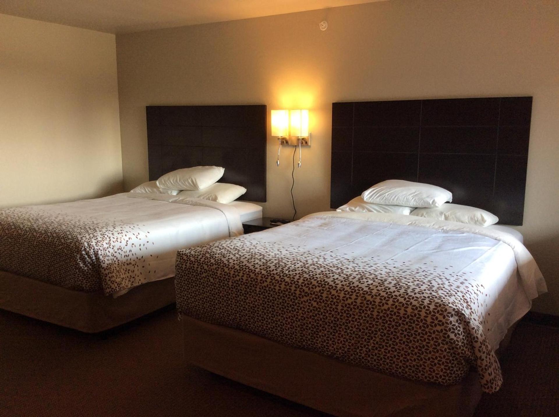 Scenic Shore Inn photo 52