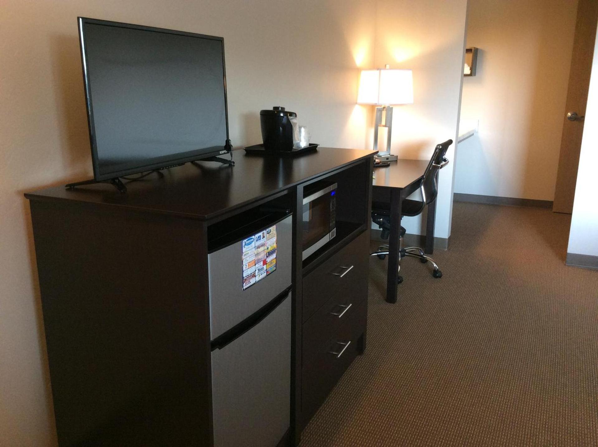 Scenic Shore Inn photo 53