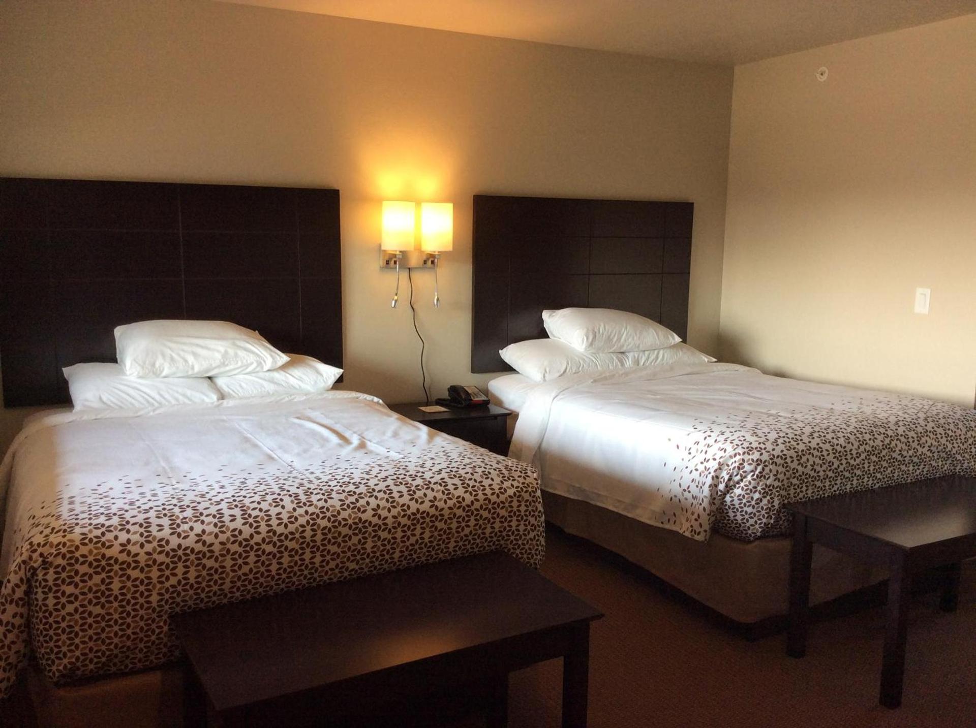 Scenic Shore Inn photo 46