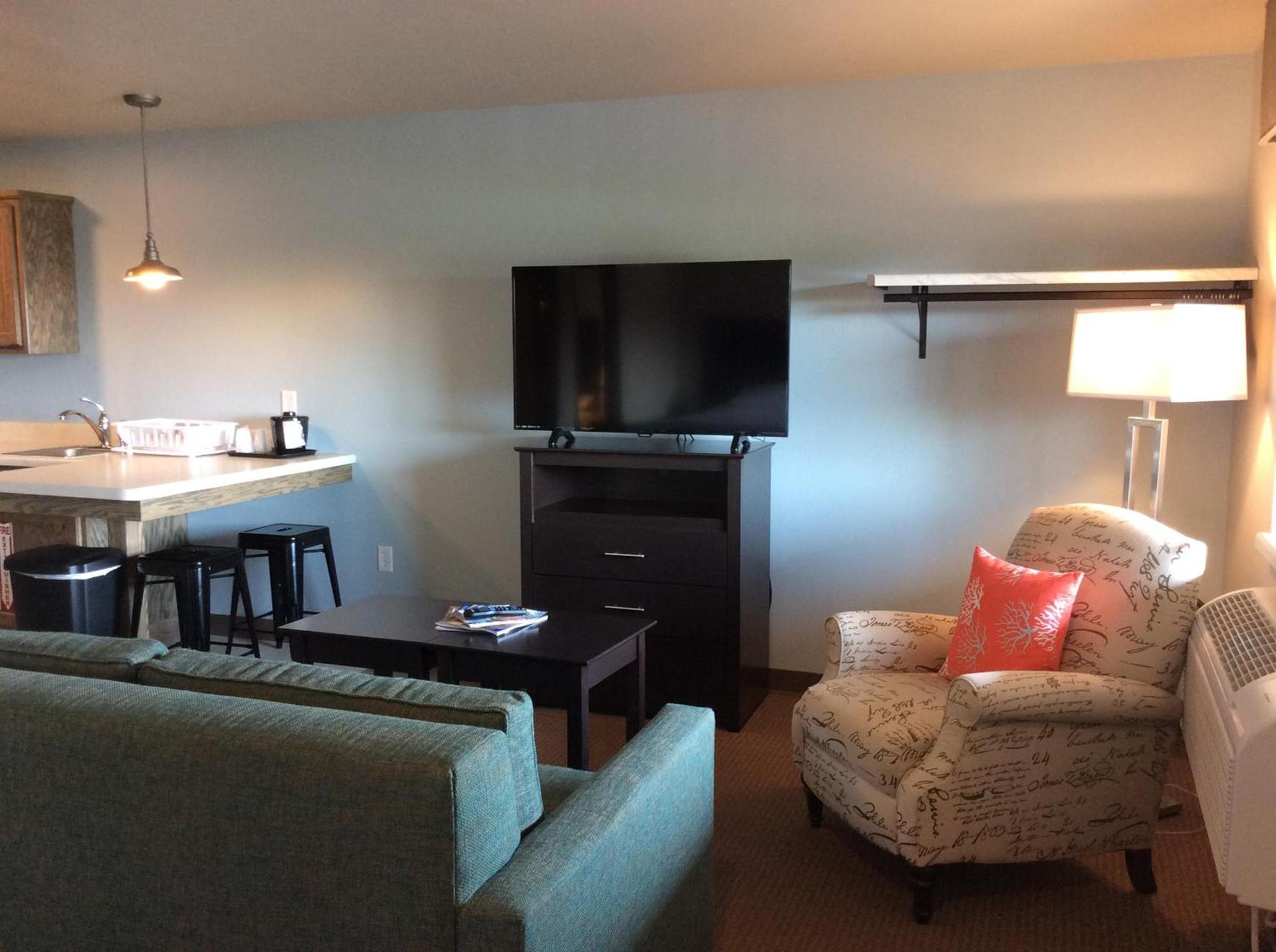 Scenic Shore Inn photo 48