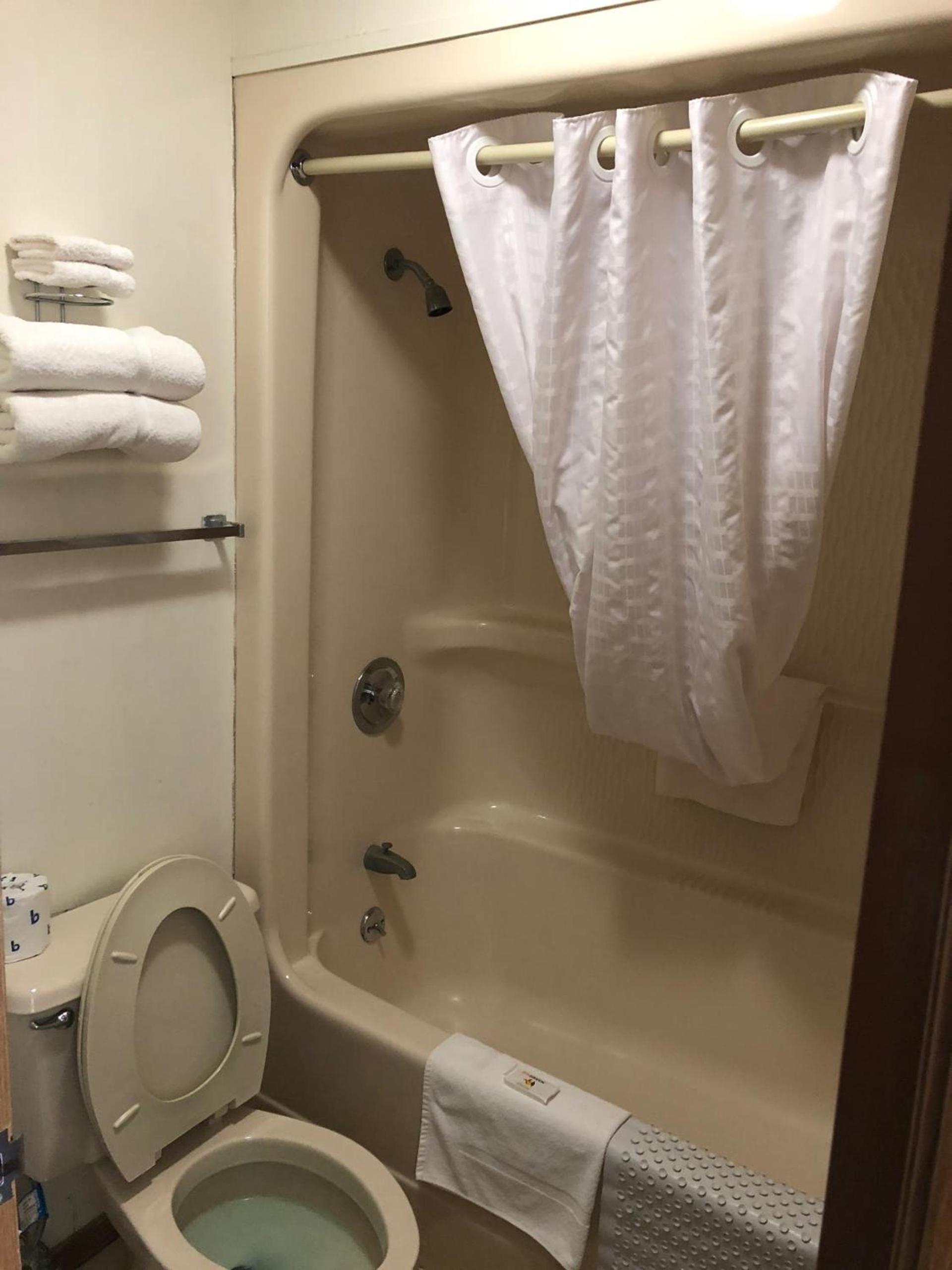 Kewanee Motor Lodge photo 11