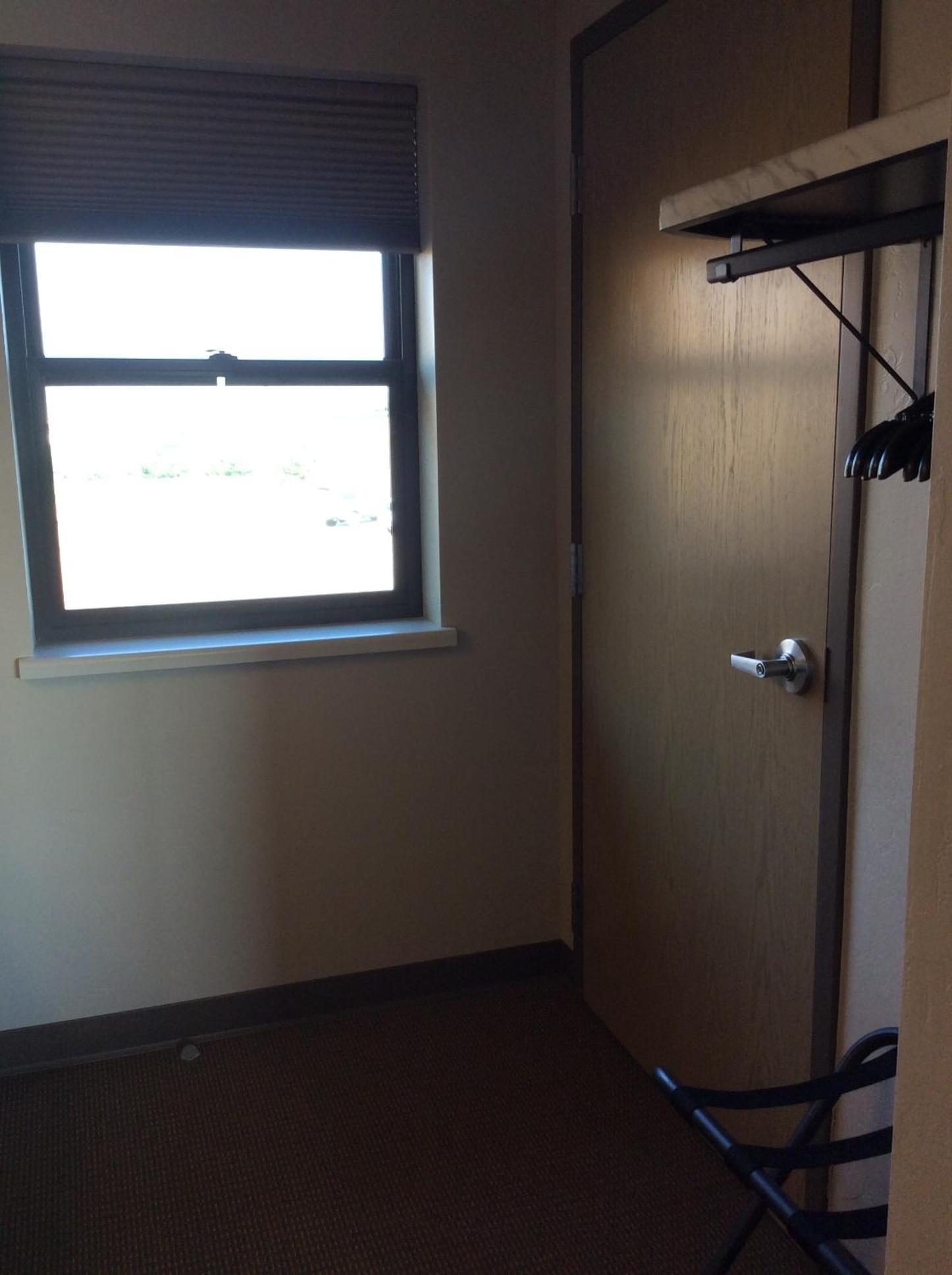 Scenic Shore Inn photo 32