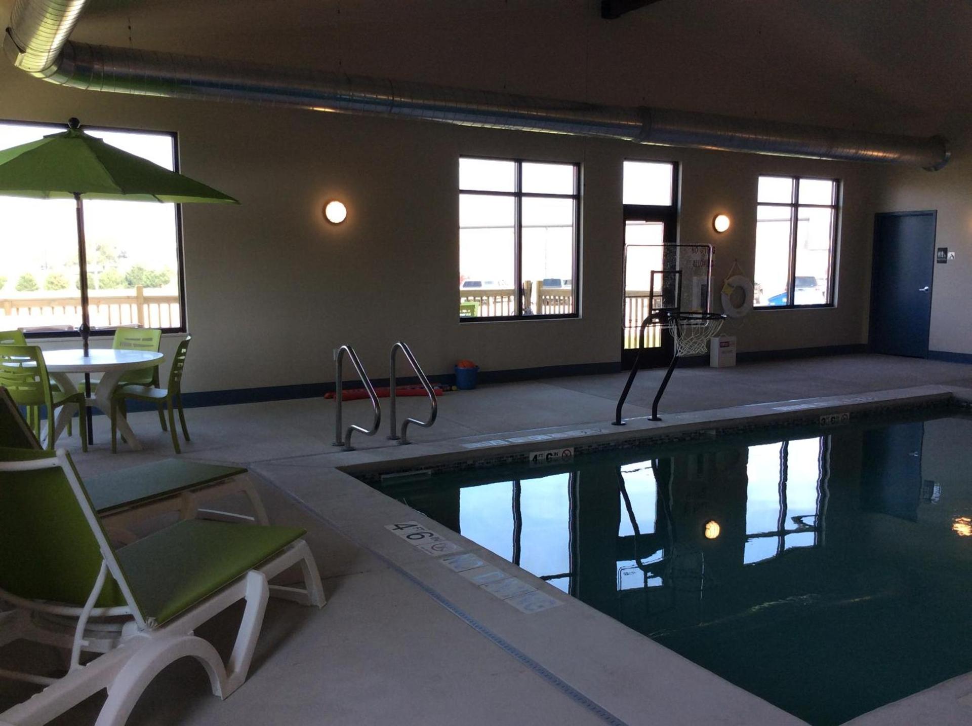 Scenic Shore Inn photo 25
