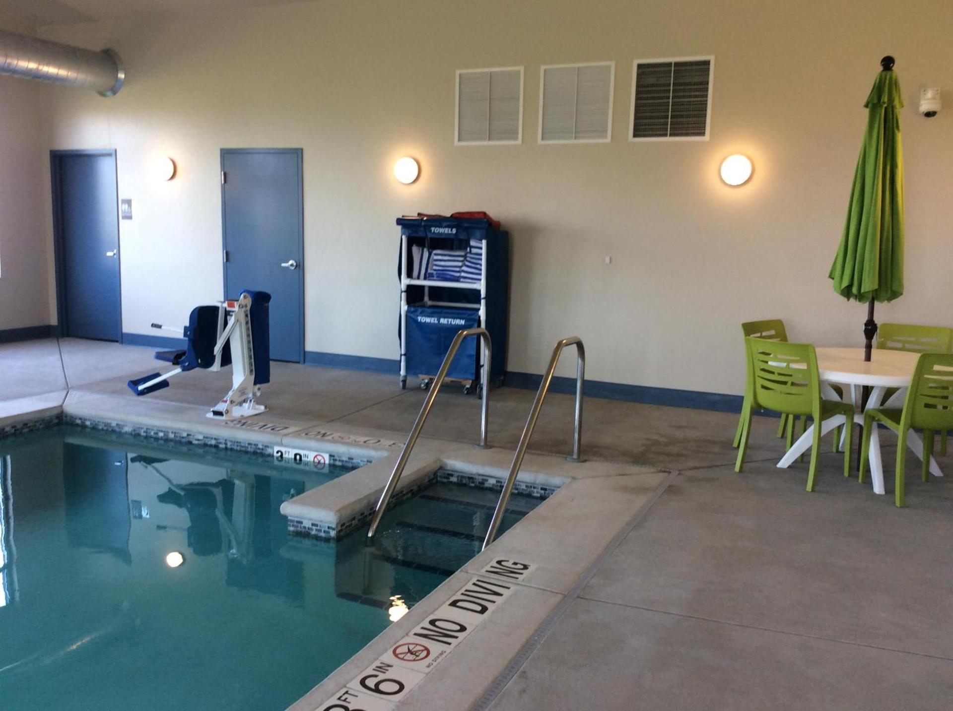 Scenic Shore Inn photo 27