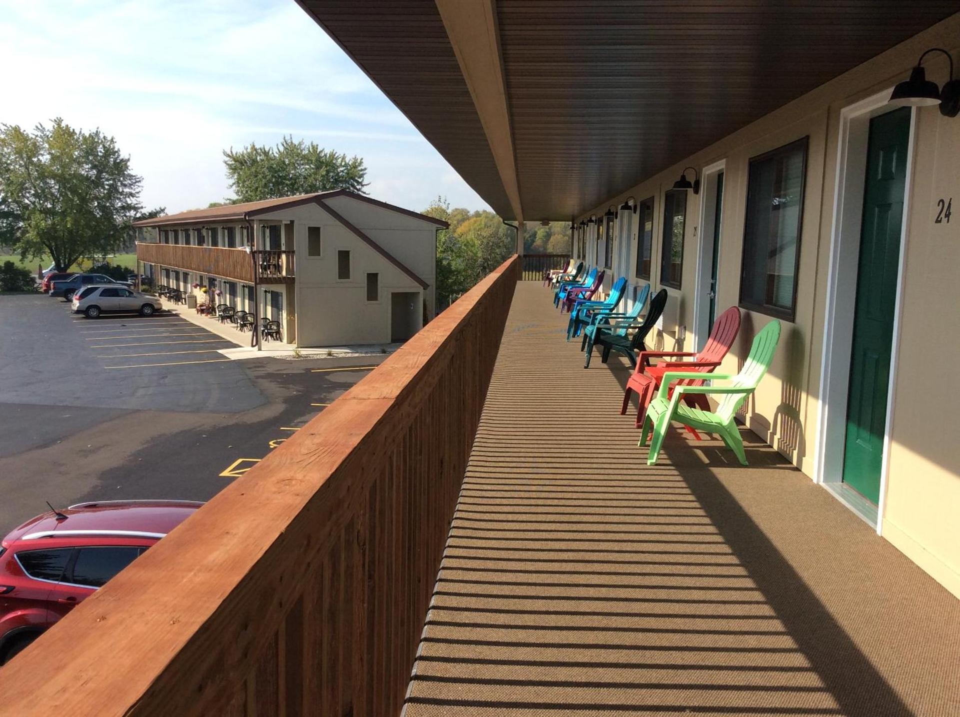Scenic Shore Inn photo 22