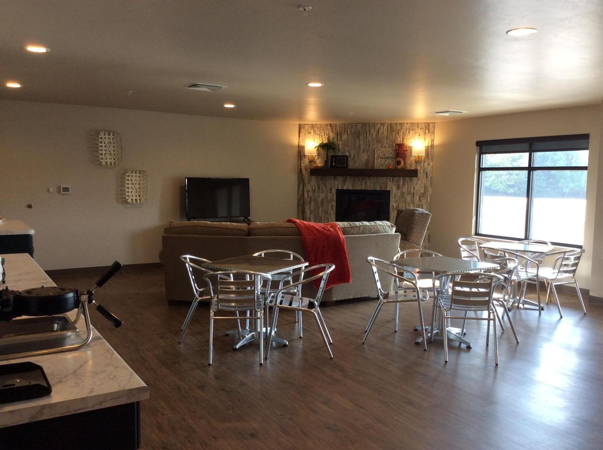 Scenic Shore Inn photo 14