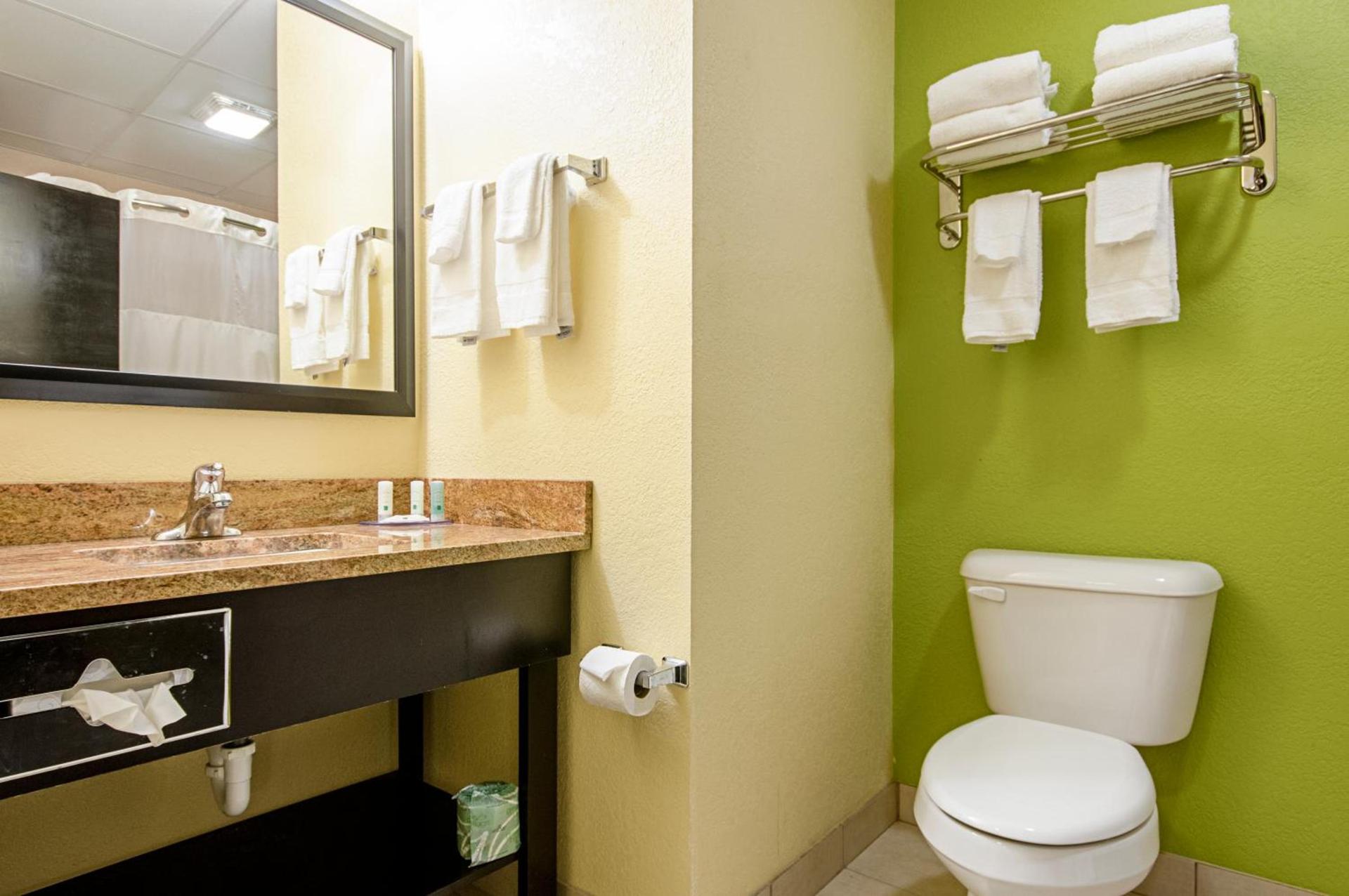 Quality Inn & Suites Glenmont - Albany South photo 31