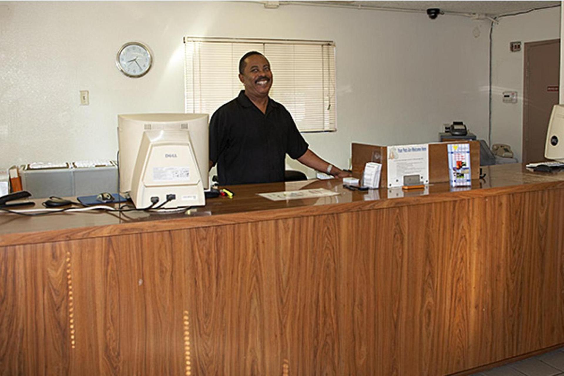 EZ 8 Motel Newark photo 26