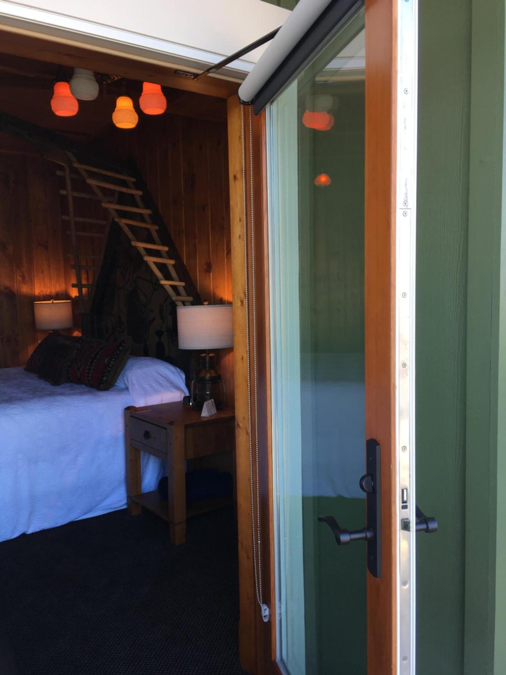McMenamins Kalama Harbor Lodge photo 12