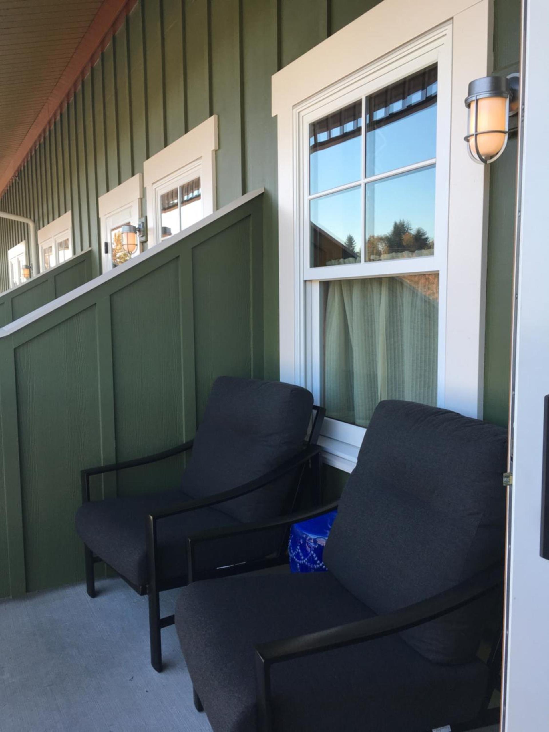 McMenamins Kalama Harbor Lodge photo 13