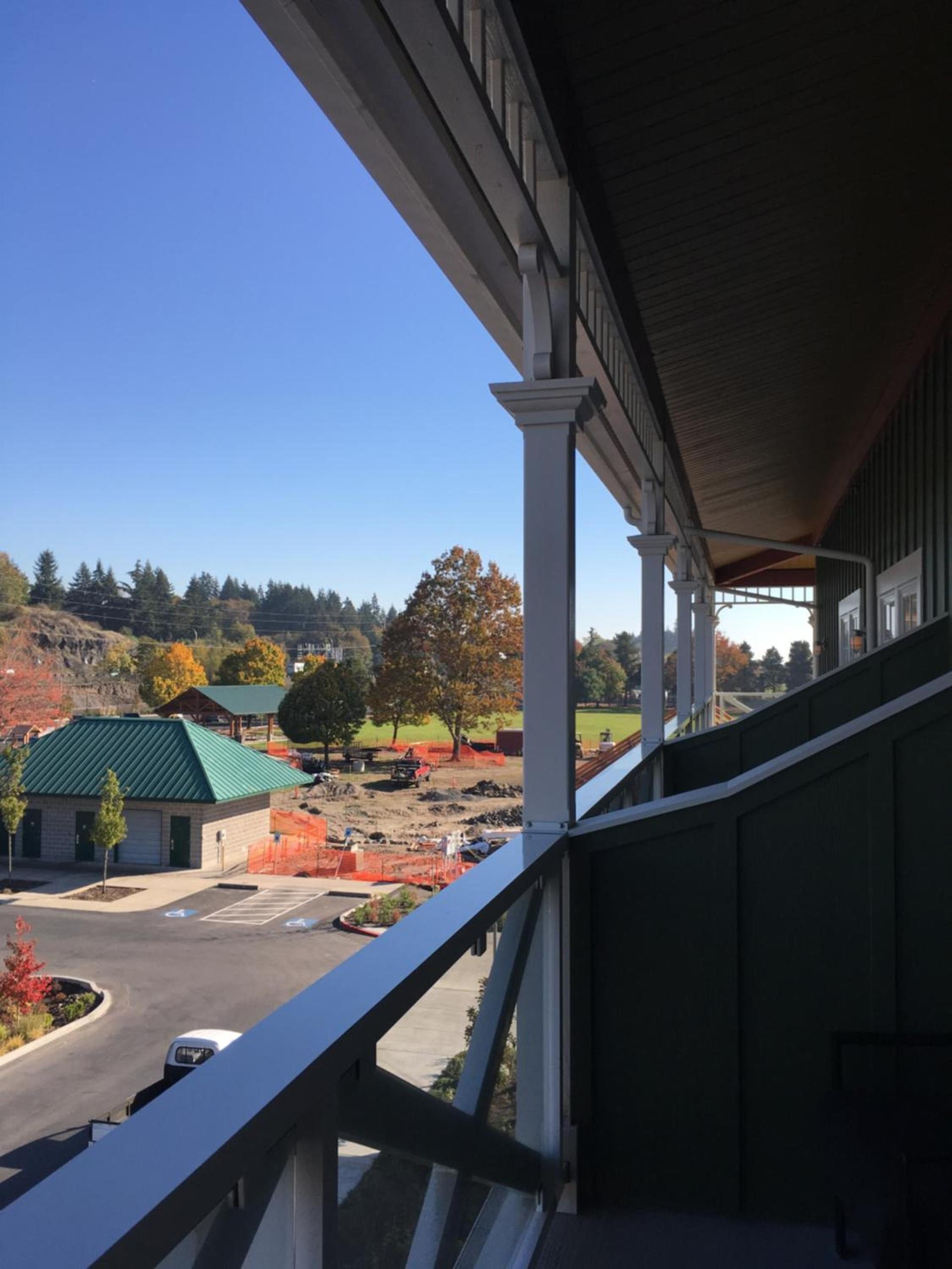 McMenamins Kalama Harbor Lodge photo 16