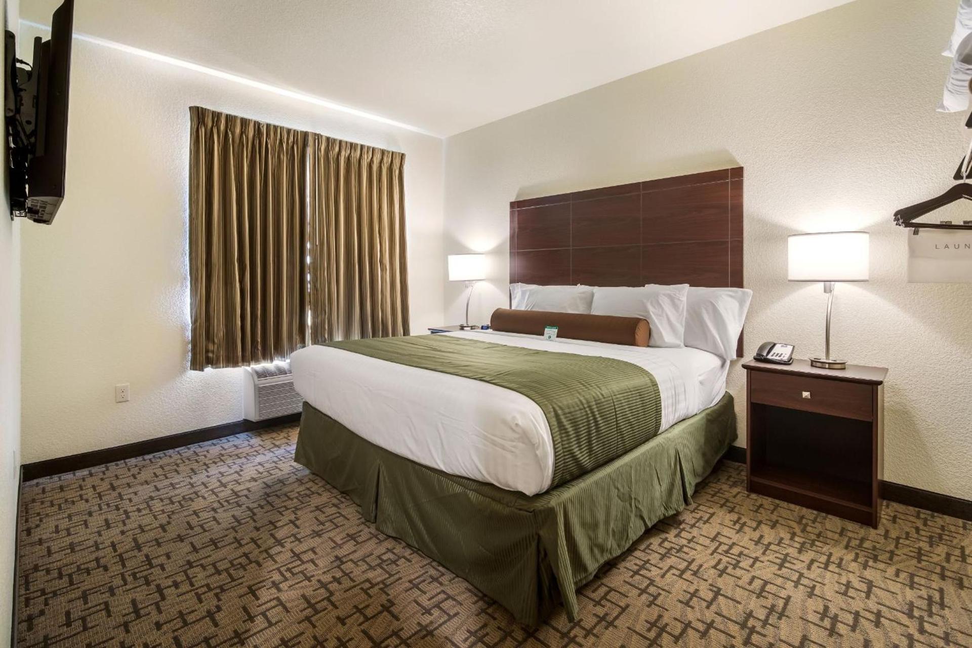 Cobblestone Hotel & Suites - Victor photo 18