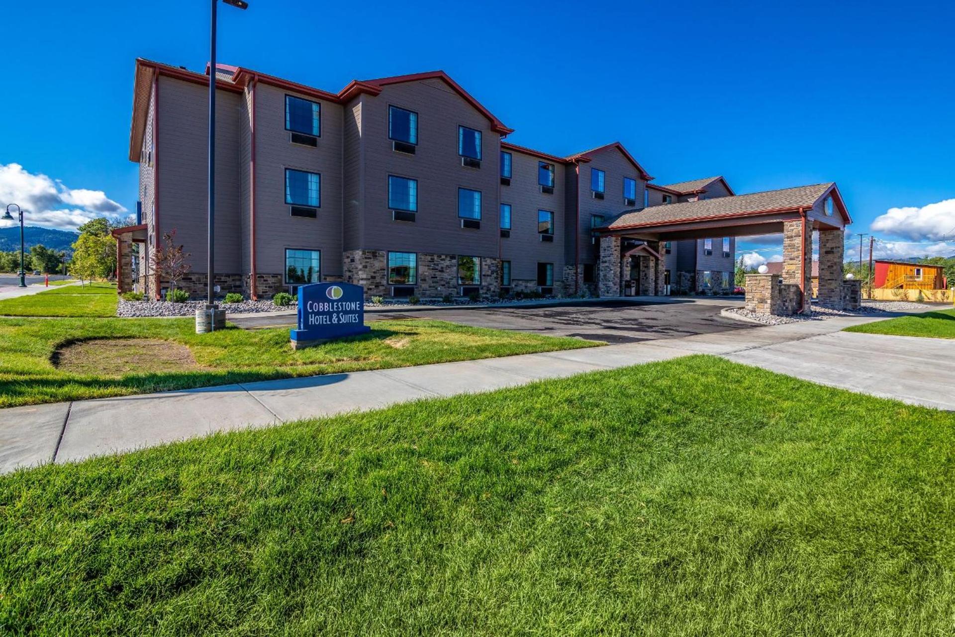 Cobblestone Hotel & Suites - Victor photo 8