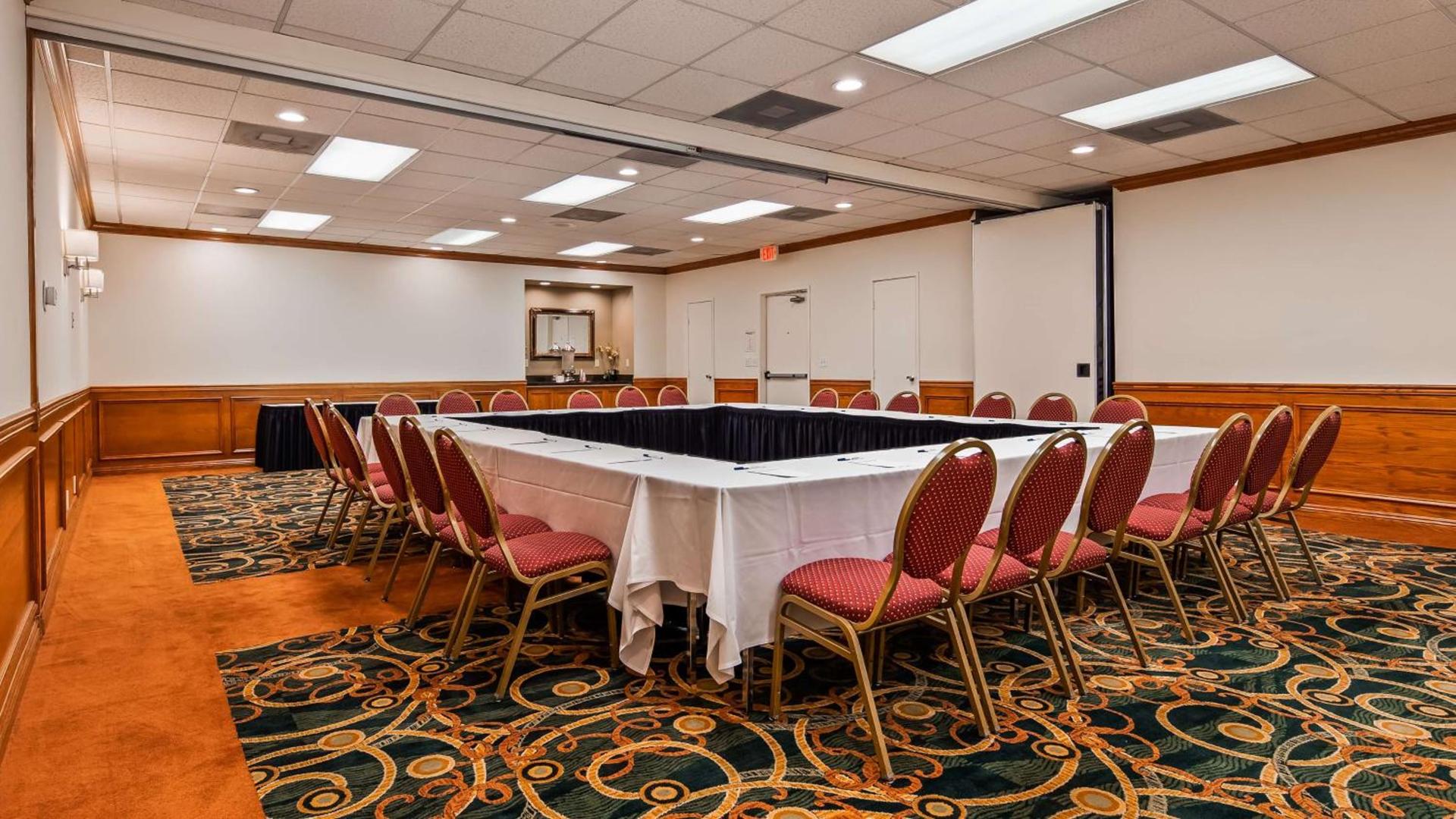 Best Western Plus Thousand Oaks Inn photo 50