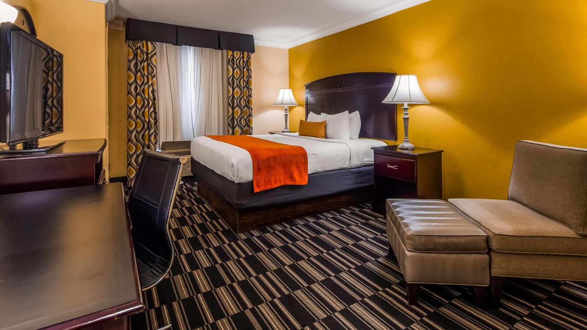 Best Western Plus Barsana Hotel & Suites photo 3