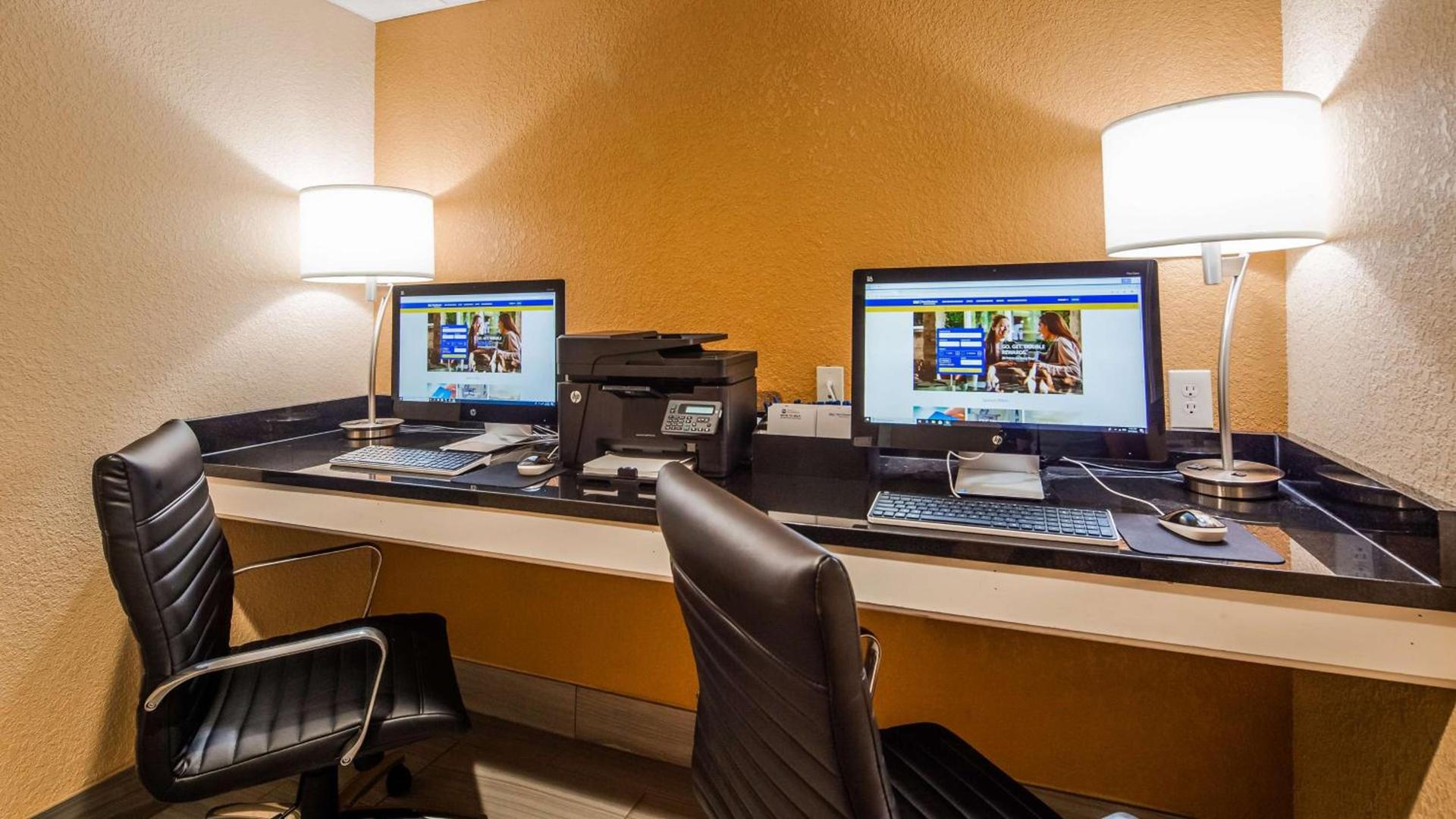 Holiday Inn Express Hyannis - Cape Cod by IHG photo 2