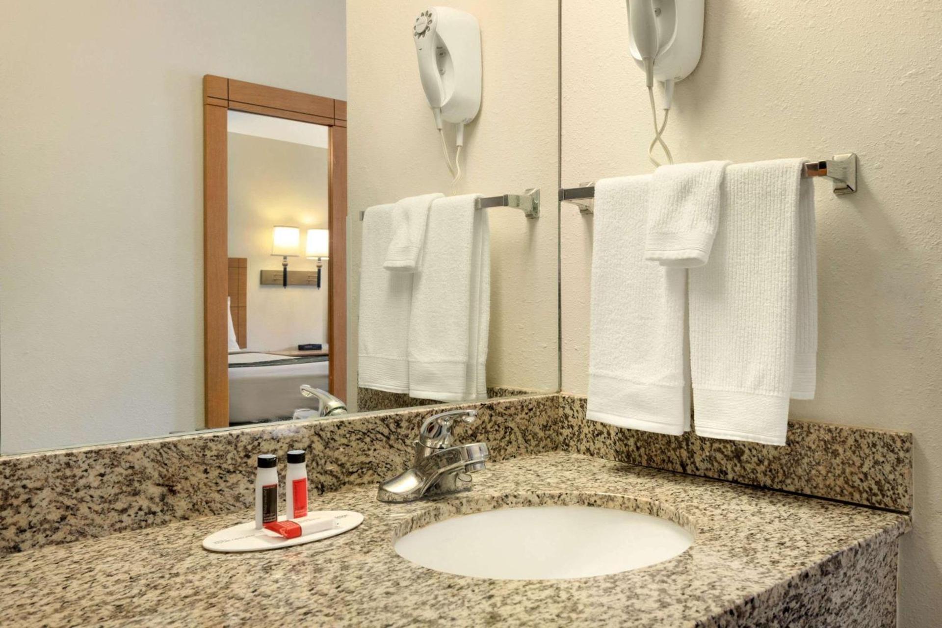 Travelodge by Wyndham Marysville photo 15