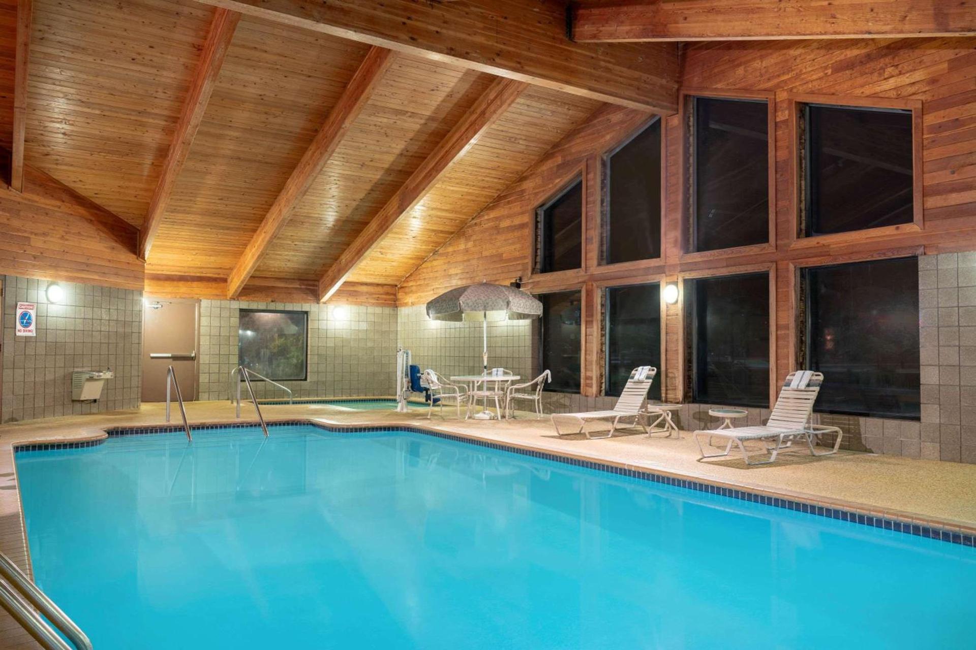 AmericInn by Wyndham Coon Rapids photo 19