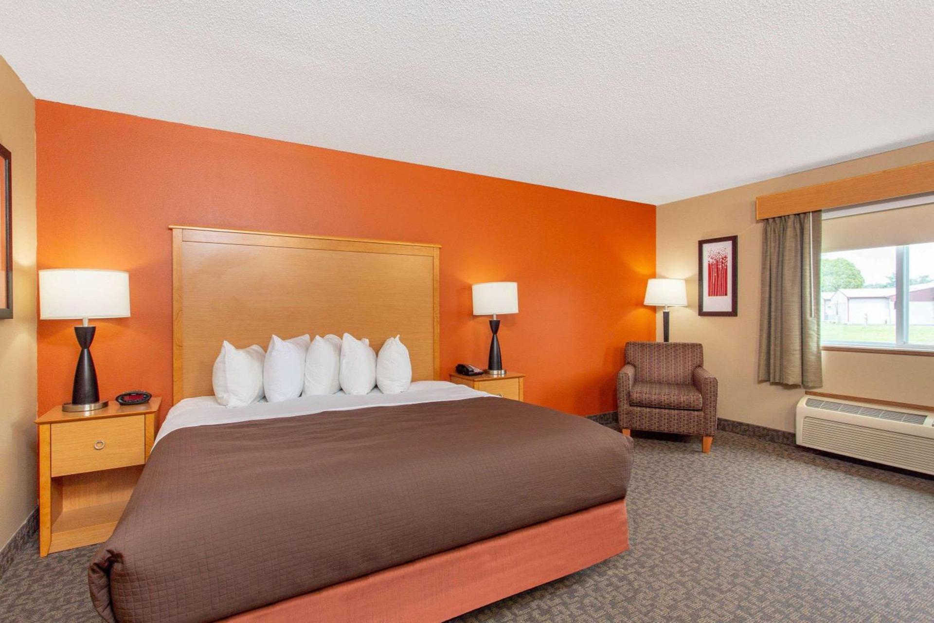 AmericInn by Wyndham Boscobel photo 27