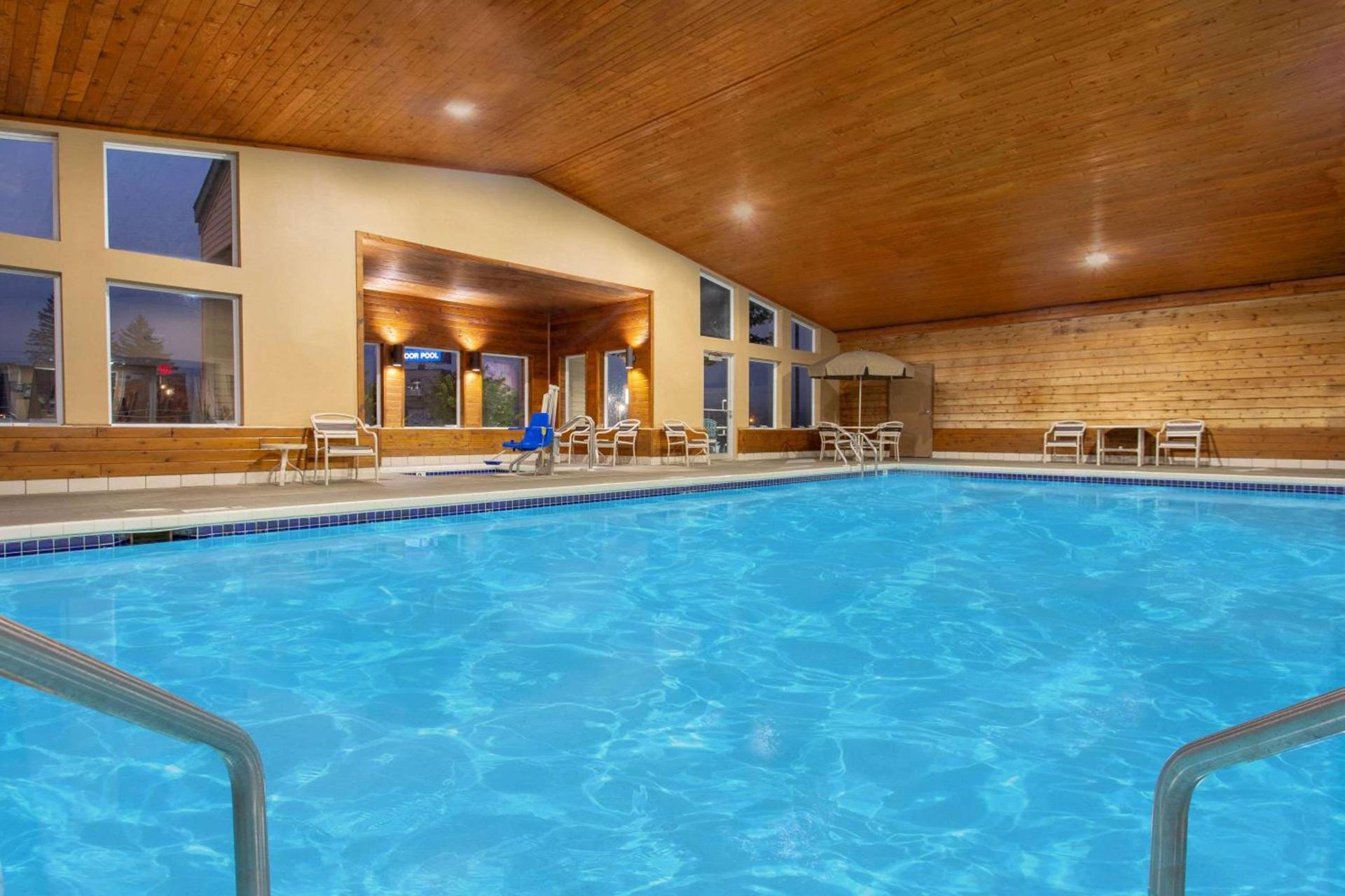 AmericInn by Wyndham Boscobel photo 25