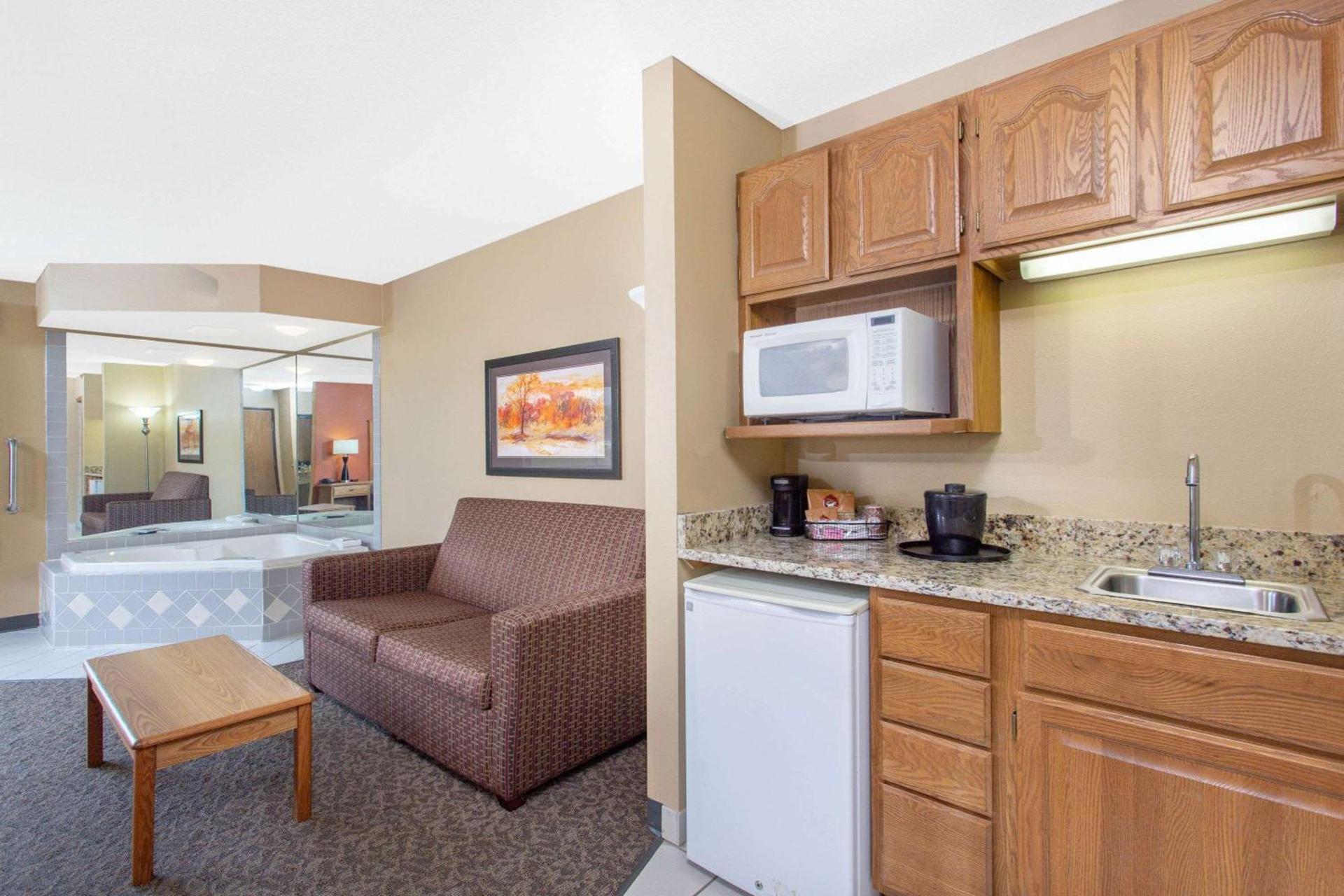 AmericInn by Wyndham Boscobel photo 24