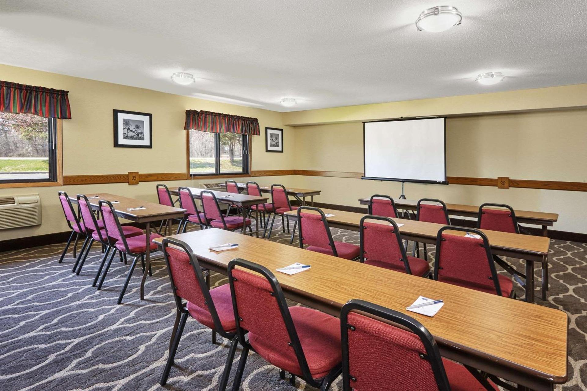 AmericInn by Wyndham Burlington photo 19
