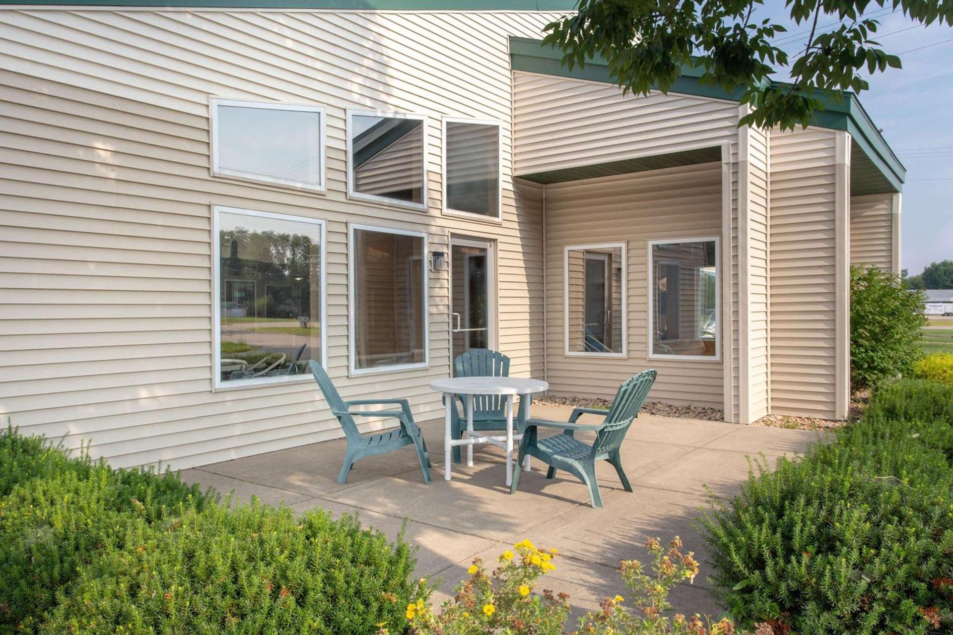 AmericInn by Wyndham Boscobel photo 12