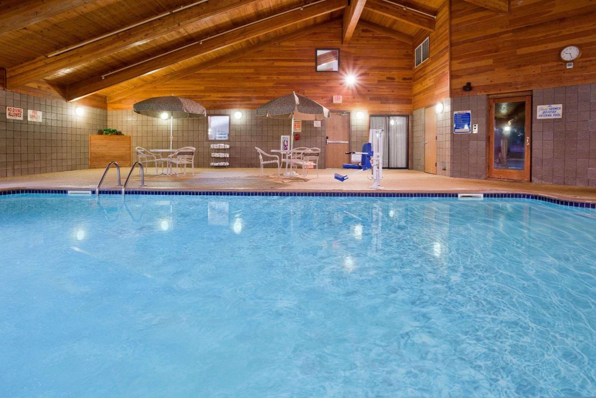AmericInn by Wyndham Coon Rapids photo 56