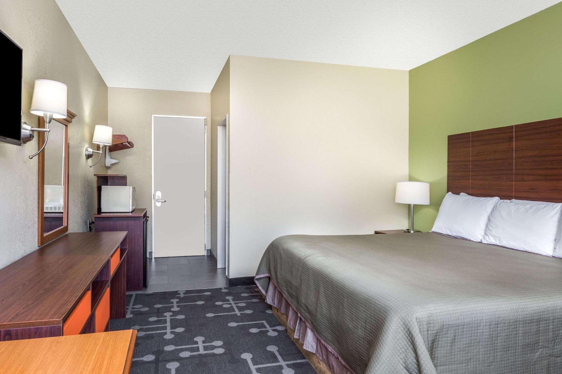 Howard Johnson by Wyndham Athens photo 9