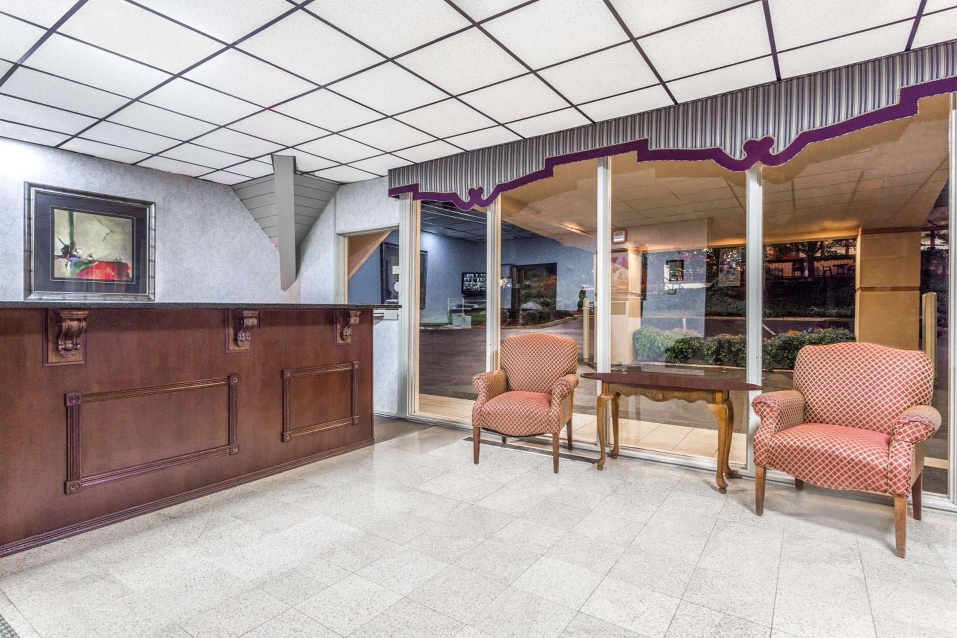 Howard Johnson by Wyndham Athens photo 3