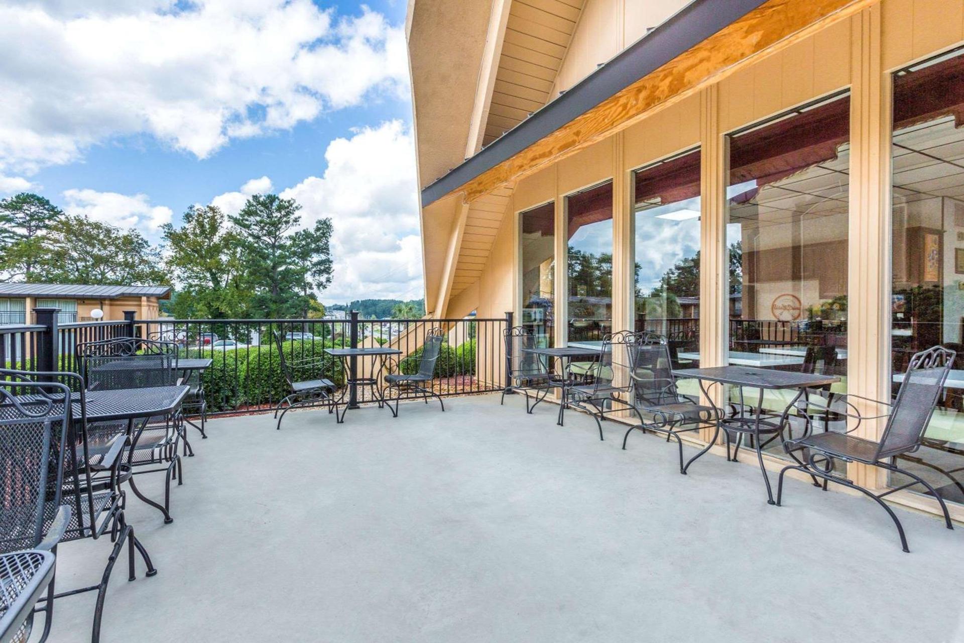 Howard Johnson by Wyndham Athens photo 18