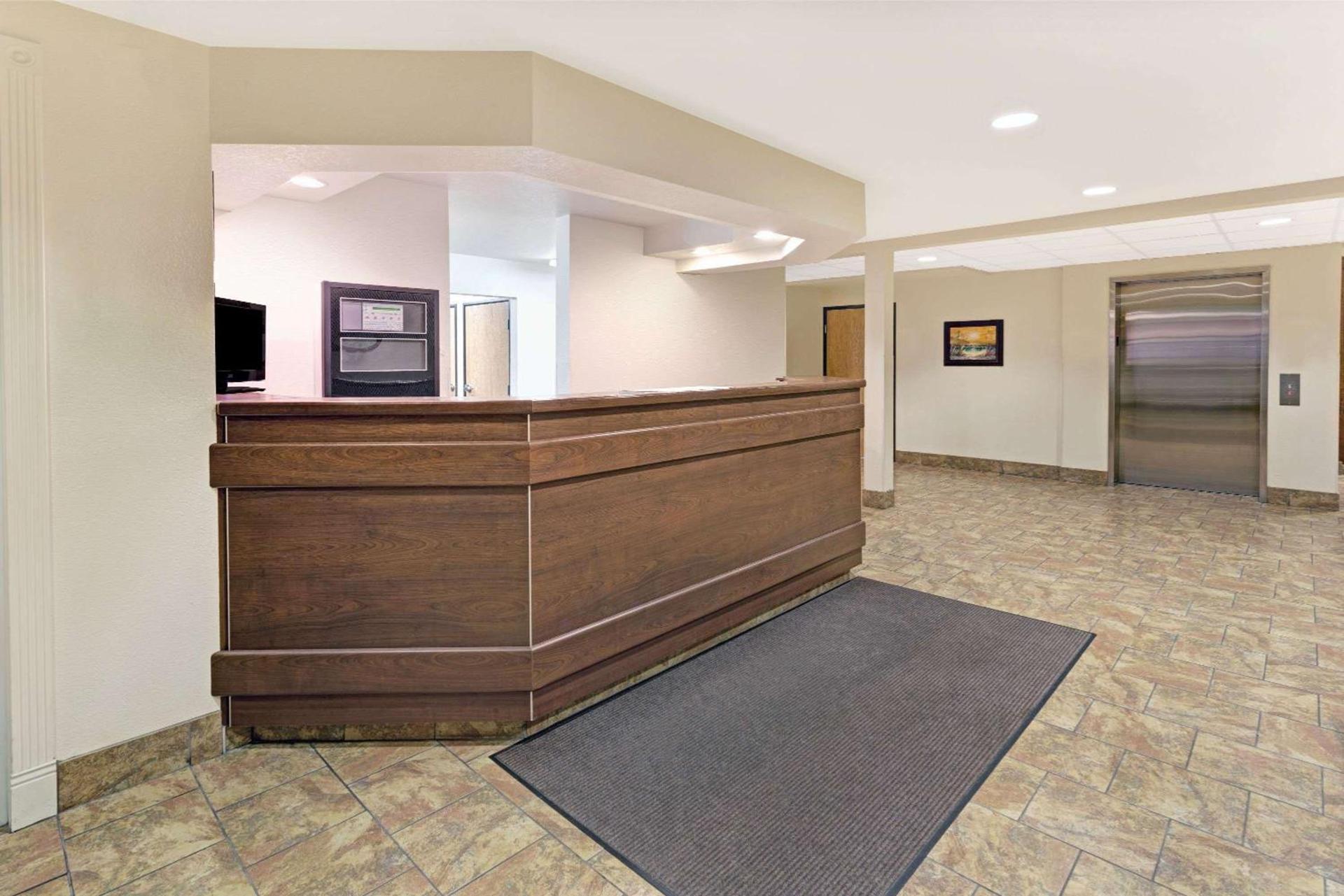 Microtel Inn & Suites Cheyenne photo 2