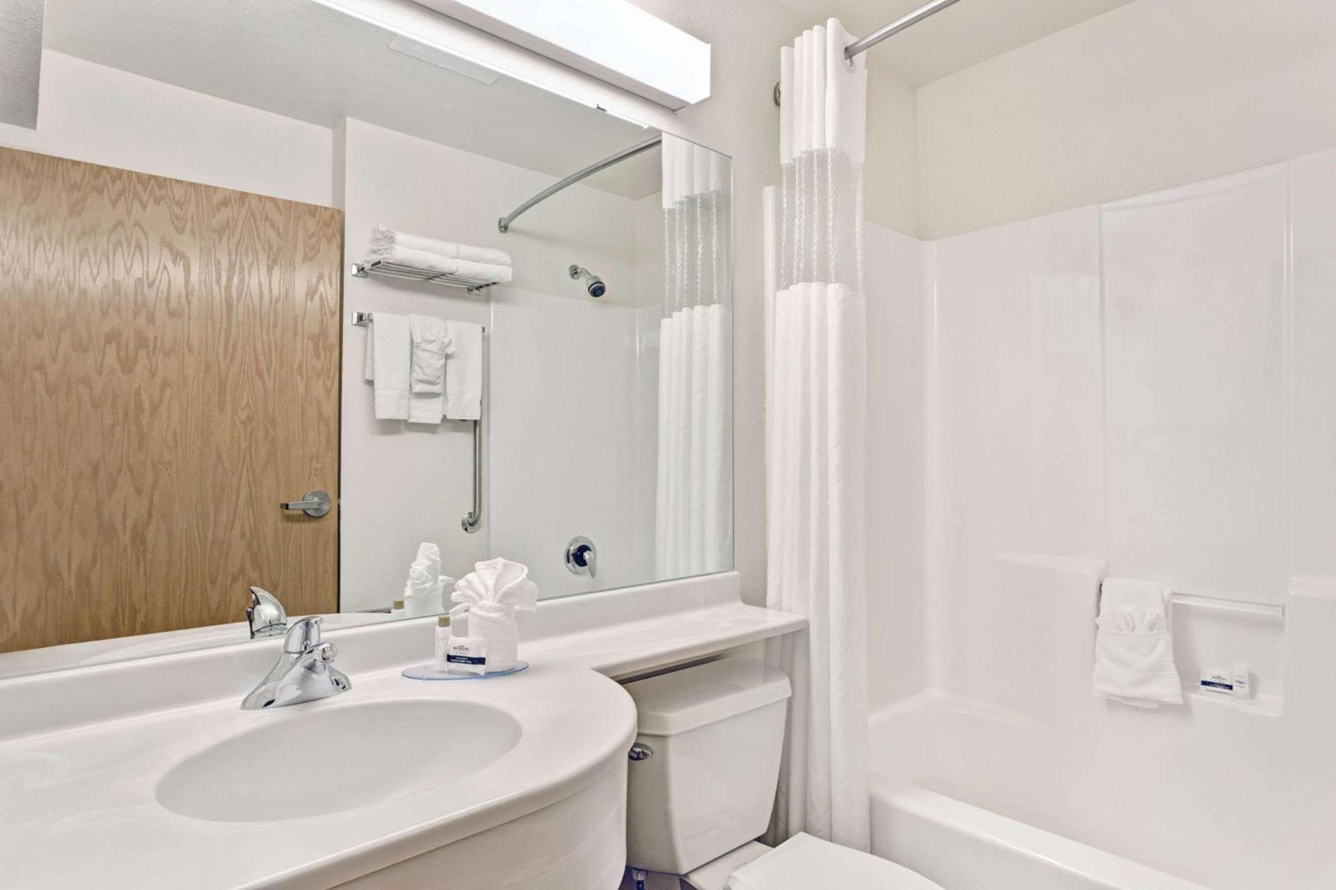 Microtel Inn & Suites Cheyenne photo 7
