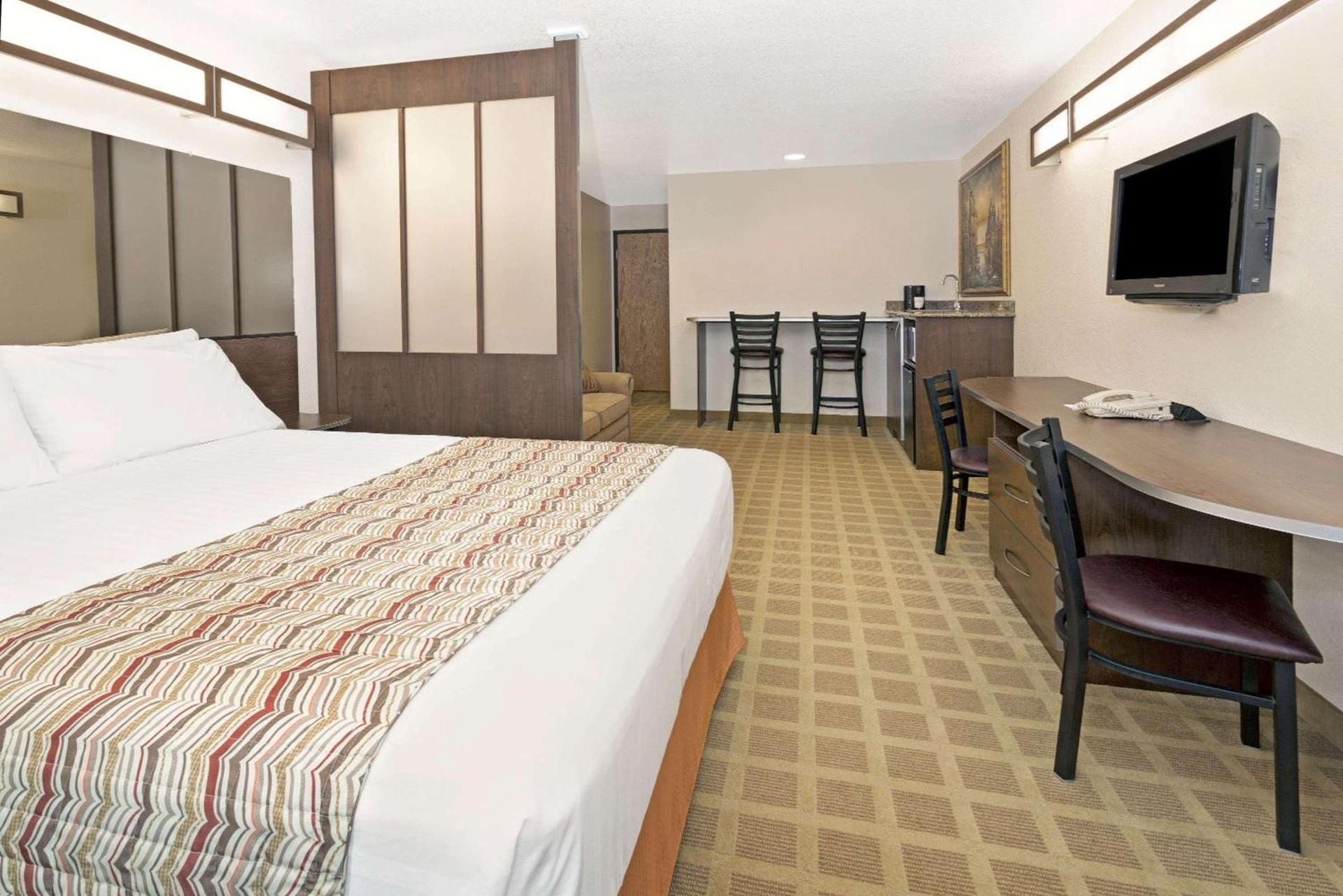 Microtel Inn & Suites Cheyenne photo 11